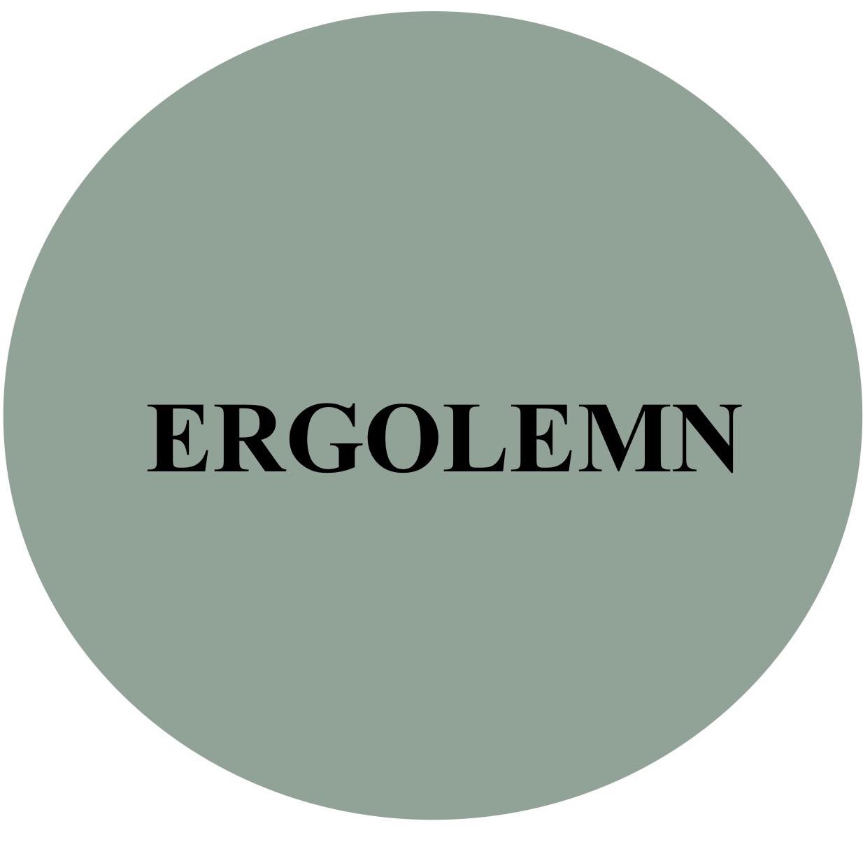 Masă la comandă, canapele moderne și elegante