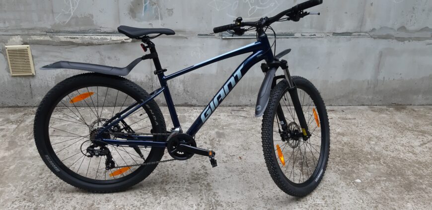 Продам новый горный велосипед Giant Talon 5 27.5 M