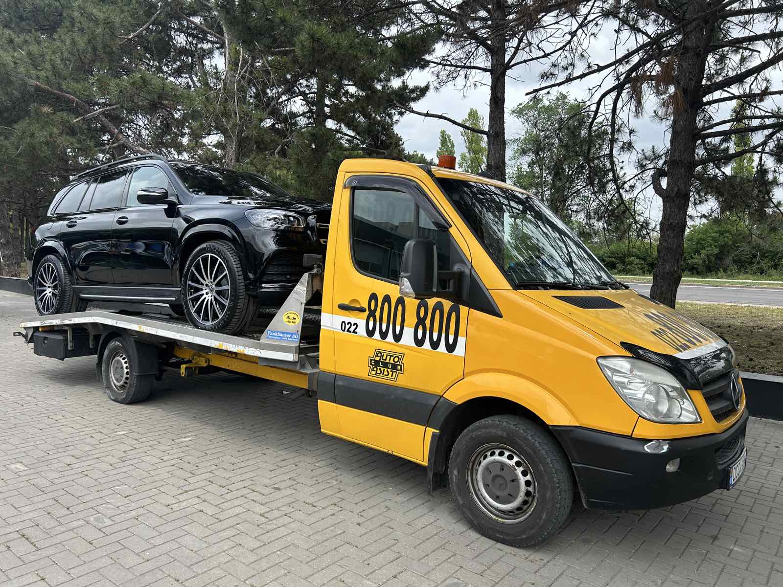 Descarcare containere cu masini din China, Corea s