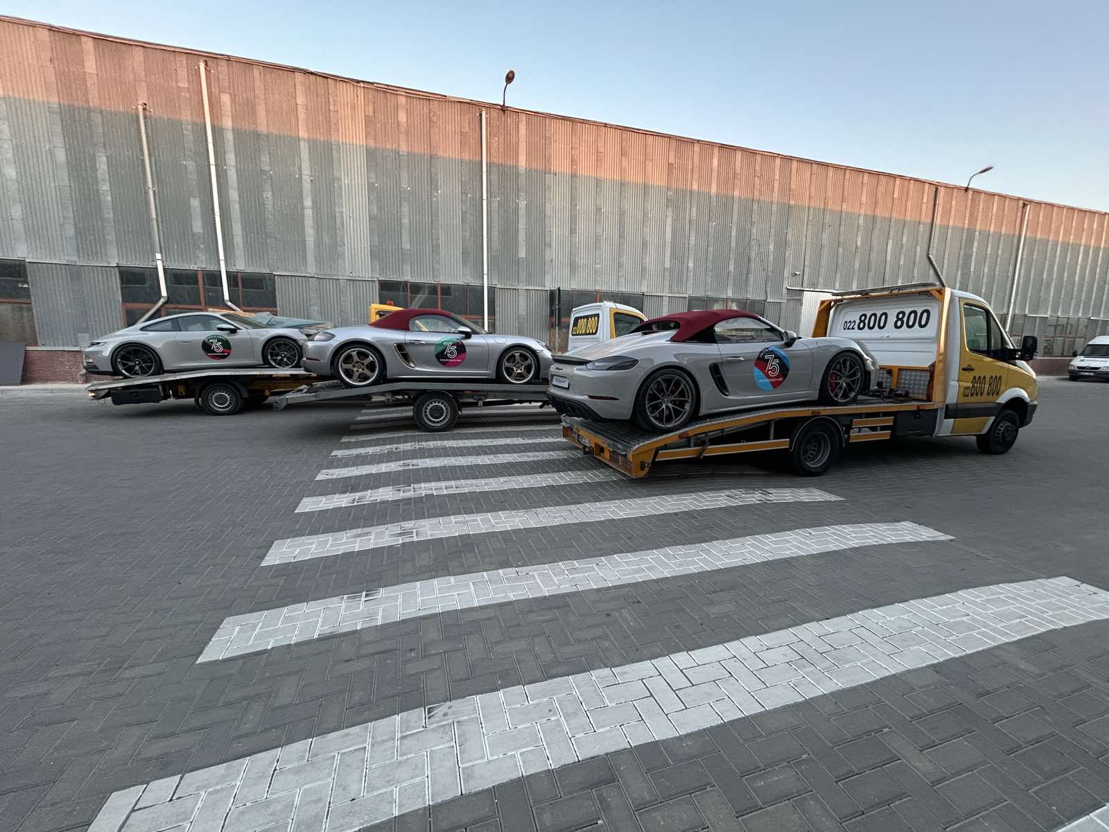 Descarcare containere cu masini din China, Corea s