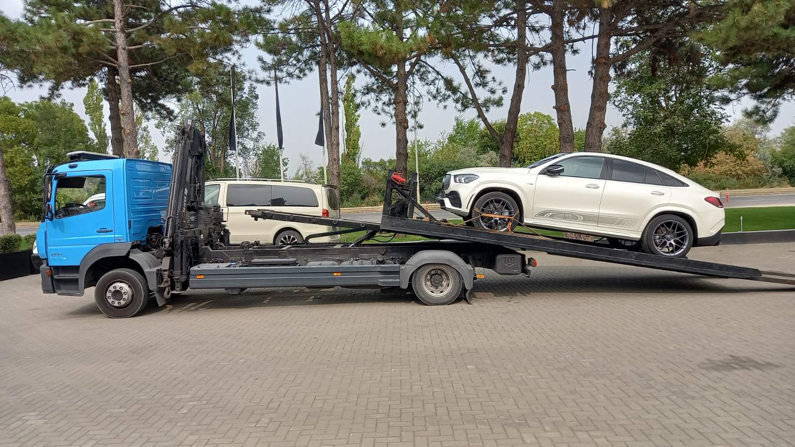 Descarcare containere cu masini din China, Corea s