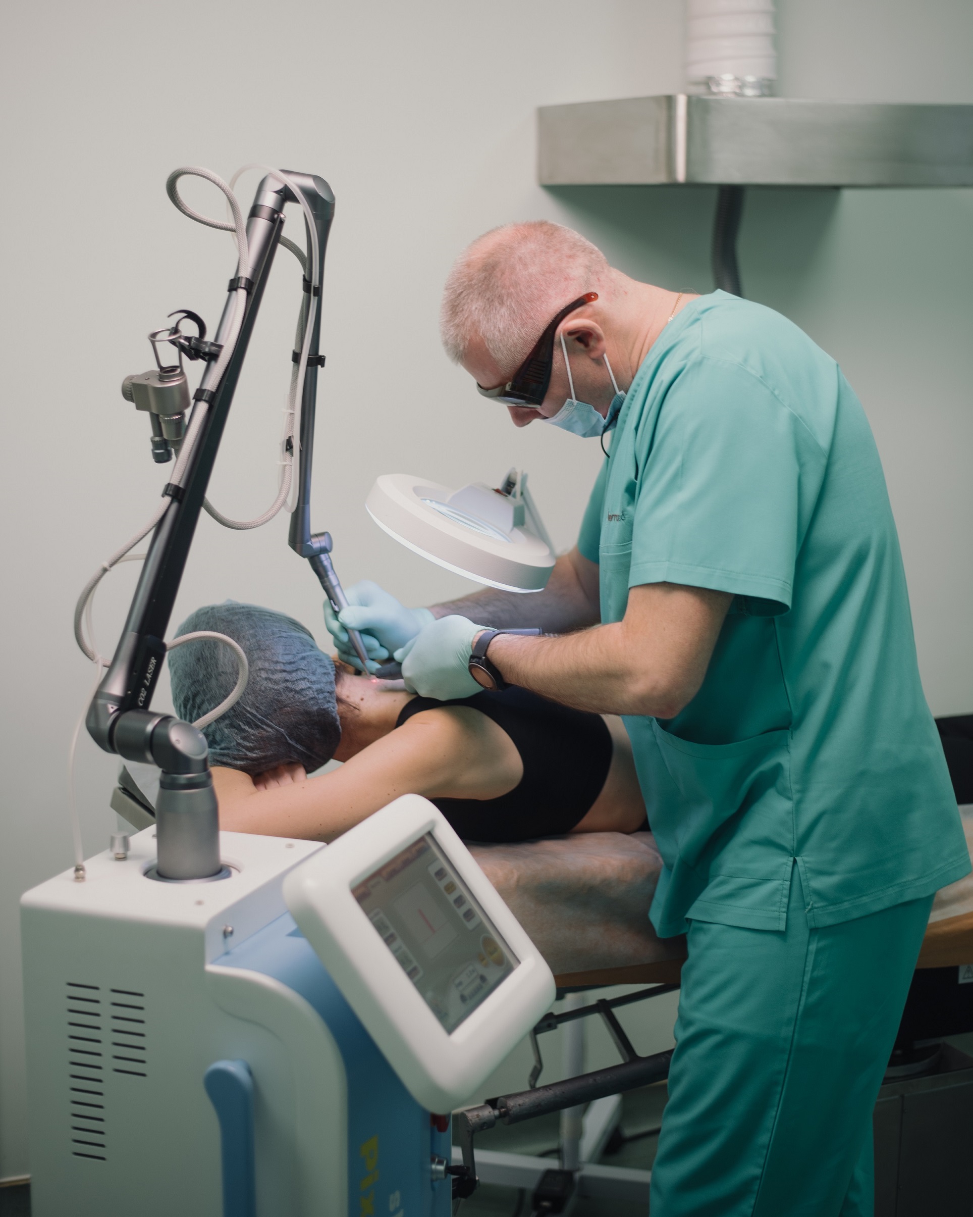  Лазерное удаление новообразований родинок невусов