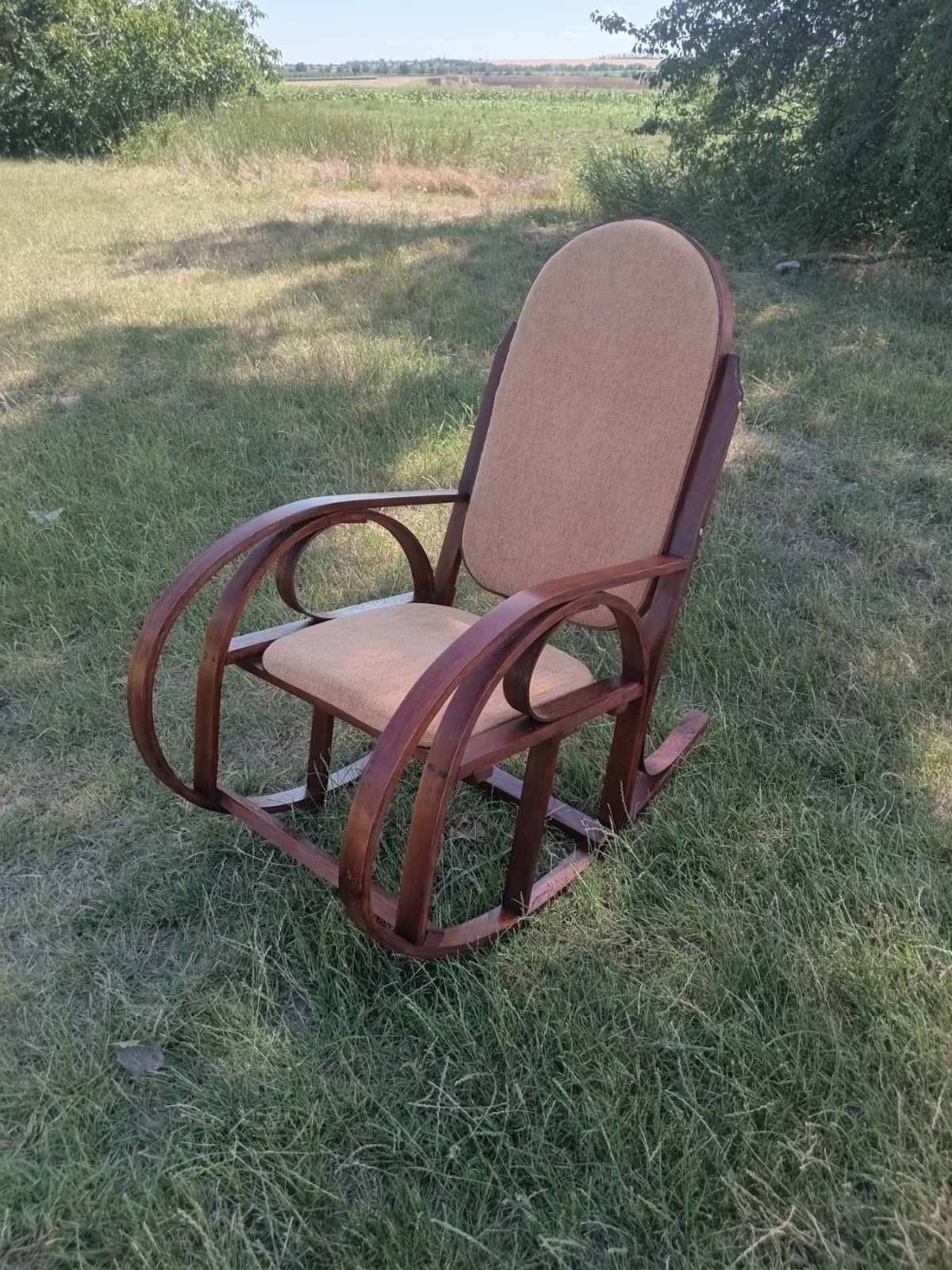 Продам кресло качалку