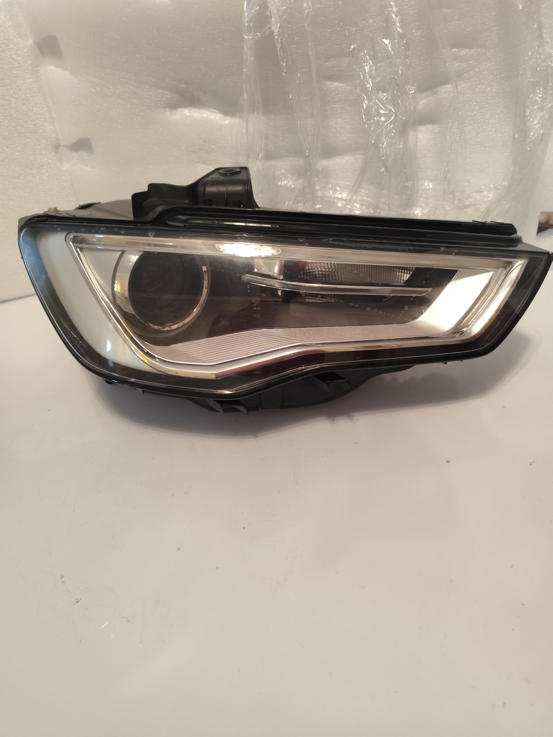 Фара на Audi A3