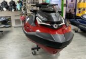 Sea-Doo RXT-X 325 Verde Manta/Roșu Aprins cu Remor