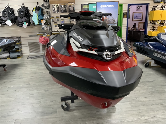 Sea-Doo RXT-X 325 Verde Manta/Roșu Aprins cu Remor