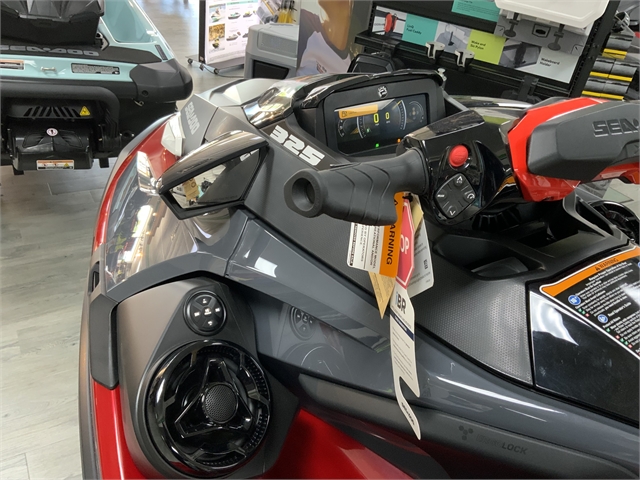 Sea-Doo RXT-X 325 Verde Manta/Roșu Aprins cu Remor
