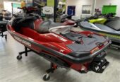 Sea-Doo RXT-X 325 Verde Manta/Roșu Aprins cu Remor