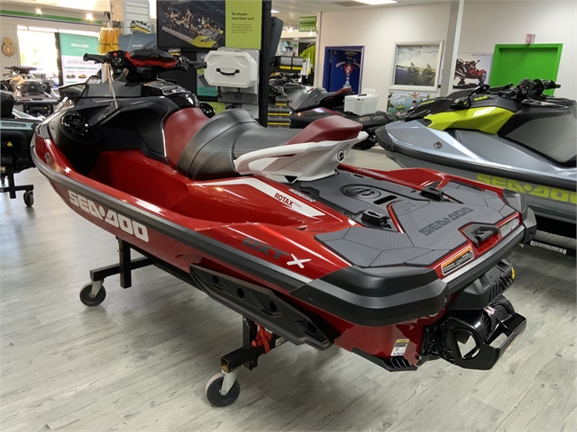 Sea-Doo RXT-X 325 Verde Manta/Roșu Aprins cu Remor