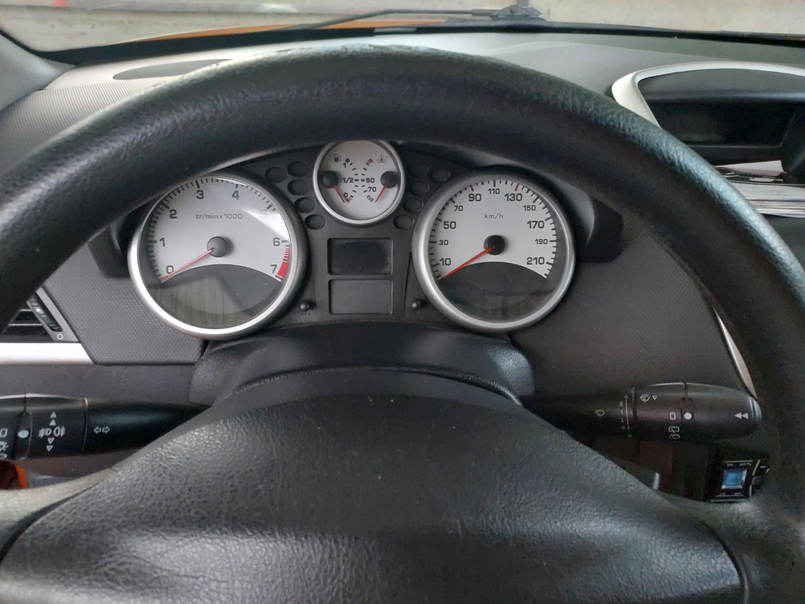 Самая продаваемая модель хэтчбек Peugeot 207