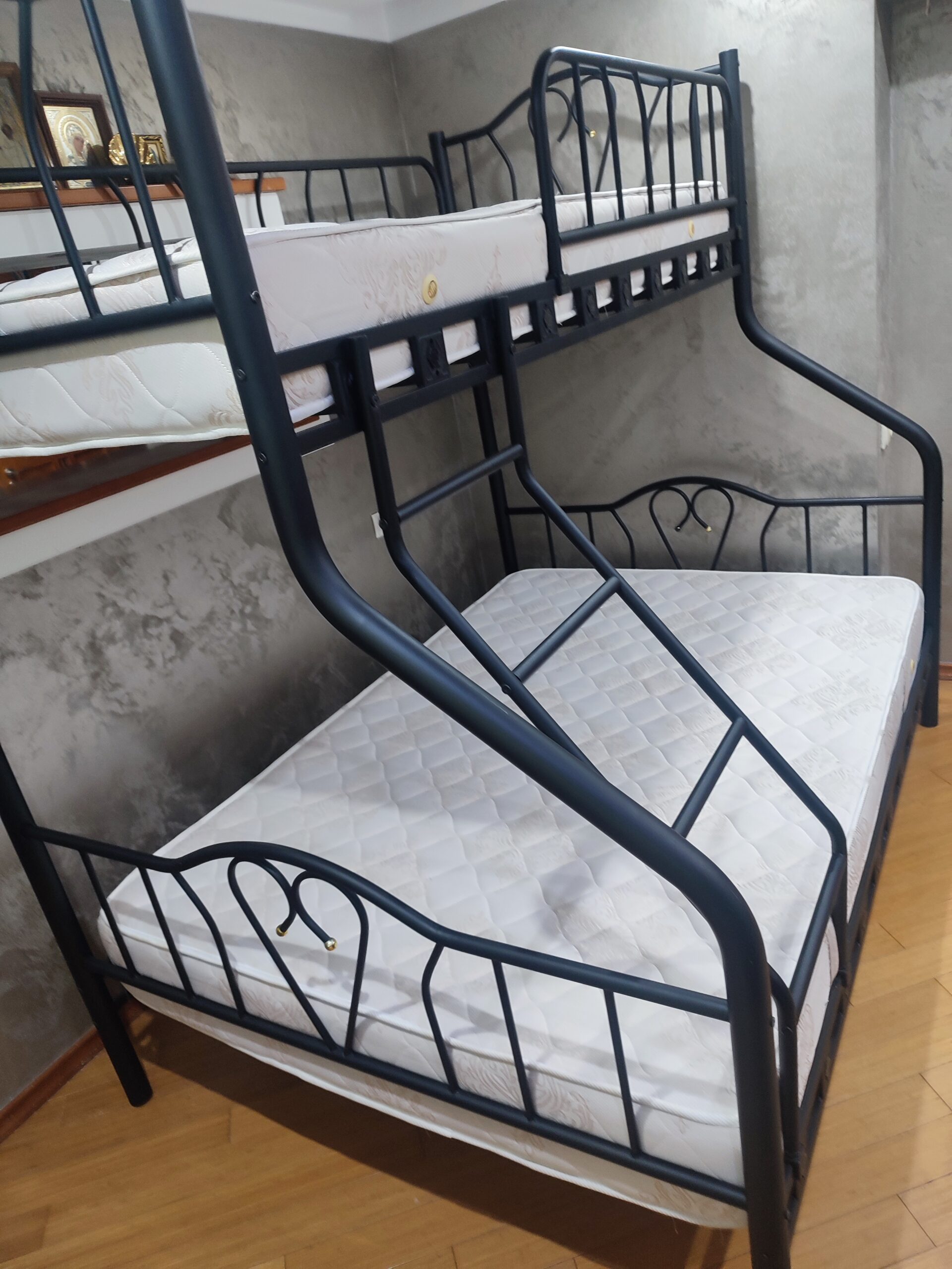 Двухъярусная кровать