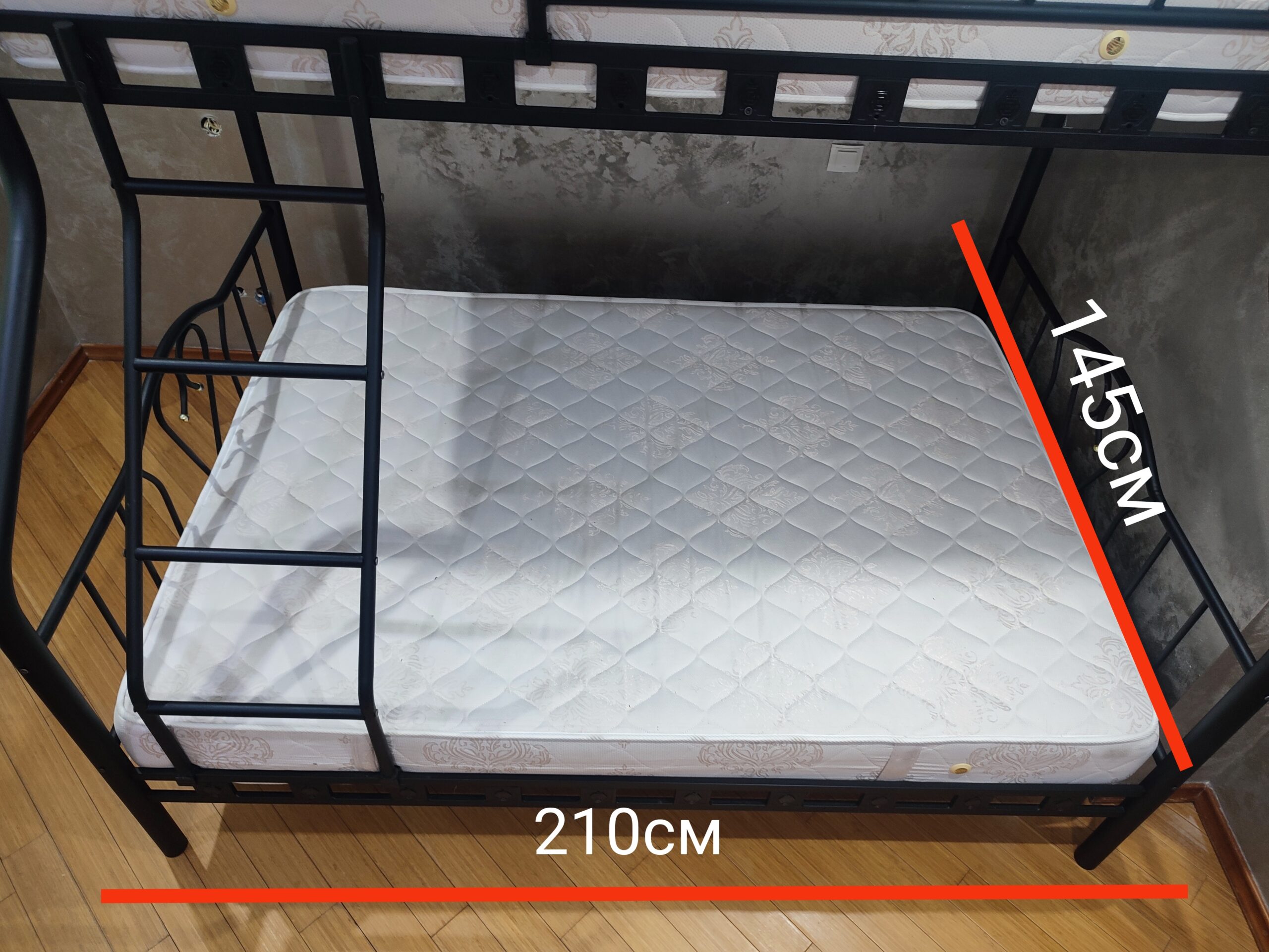 Двухъярусная кровать