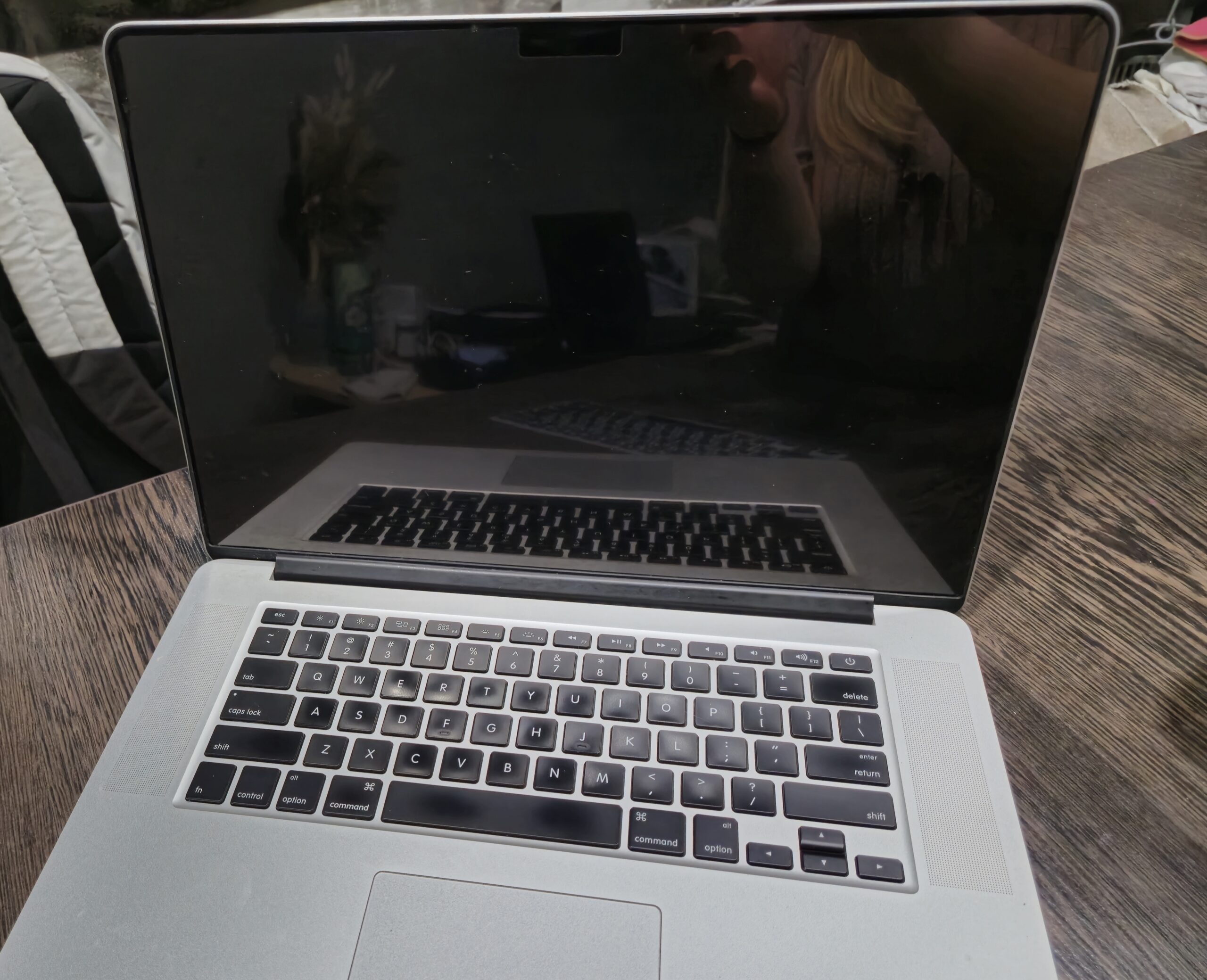 Продам MacBook pro 2015 Monterey