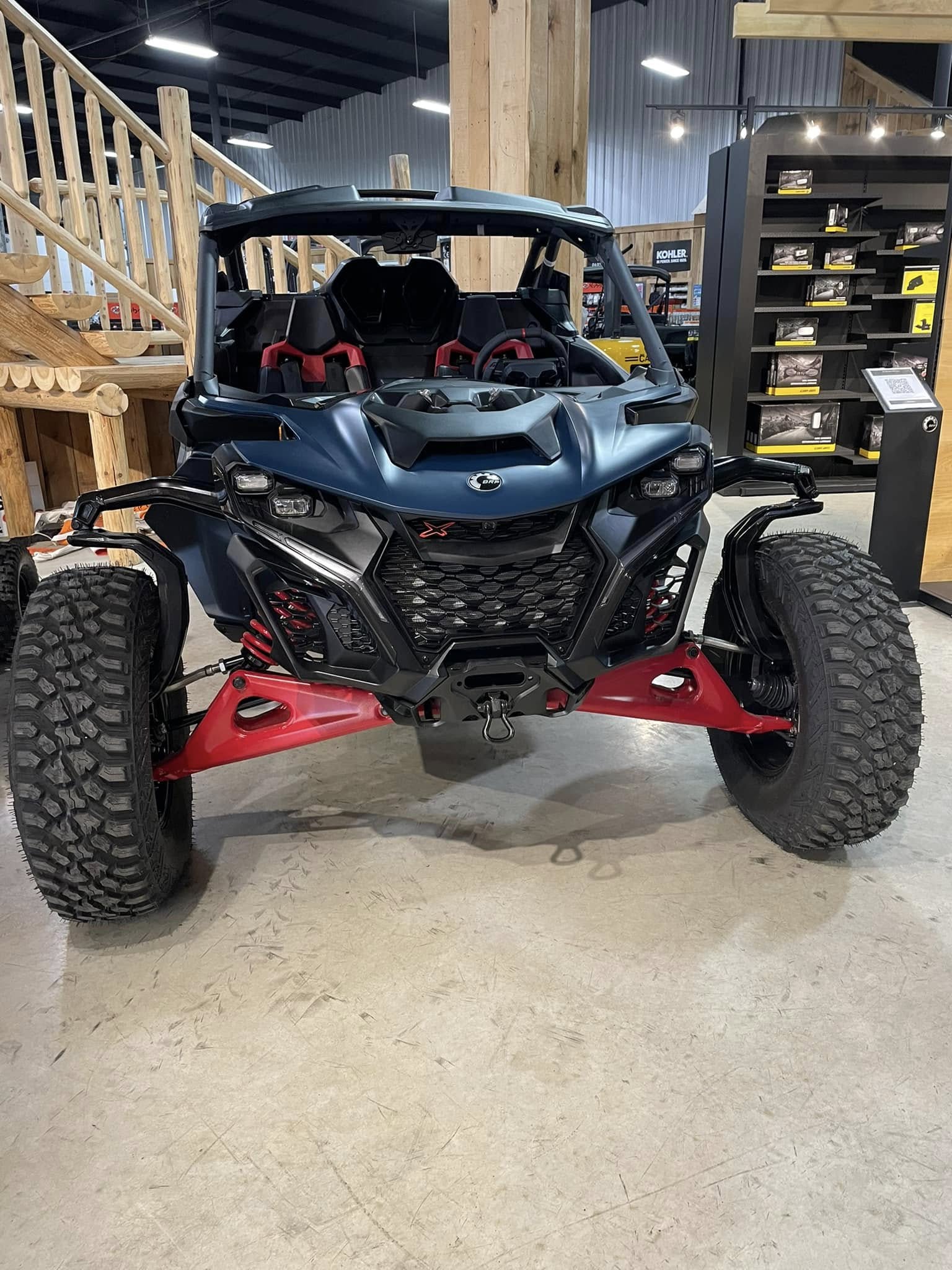 Can-Am Maverick R X RS SAS (Smart Shocks) din 2025