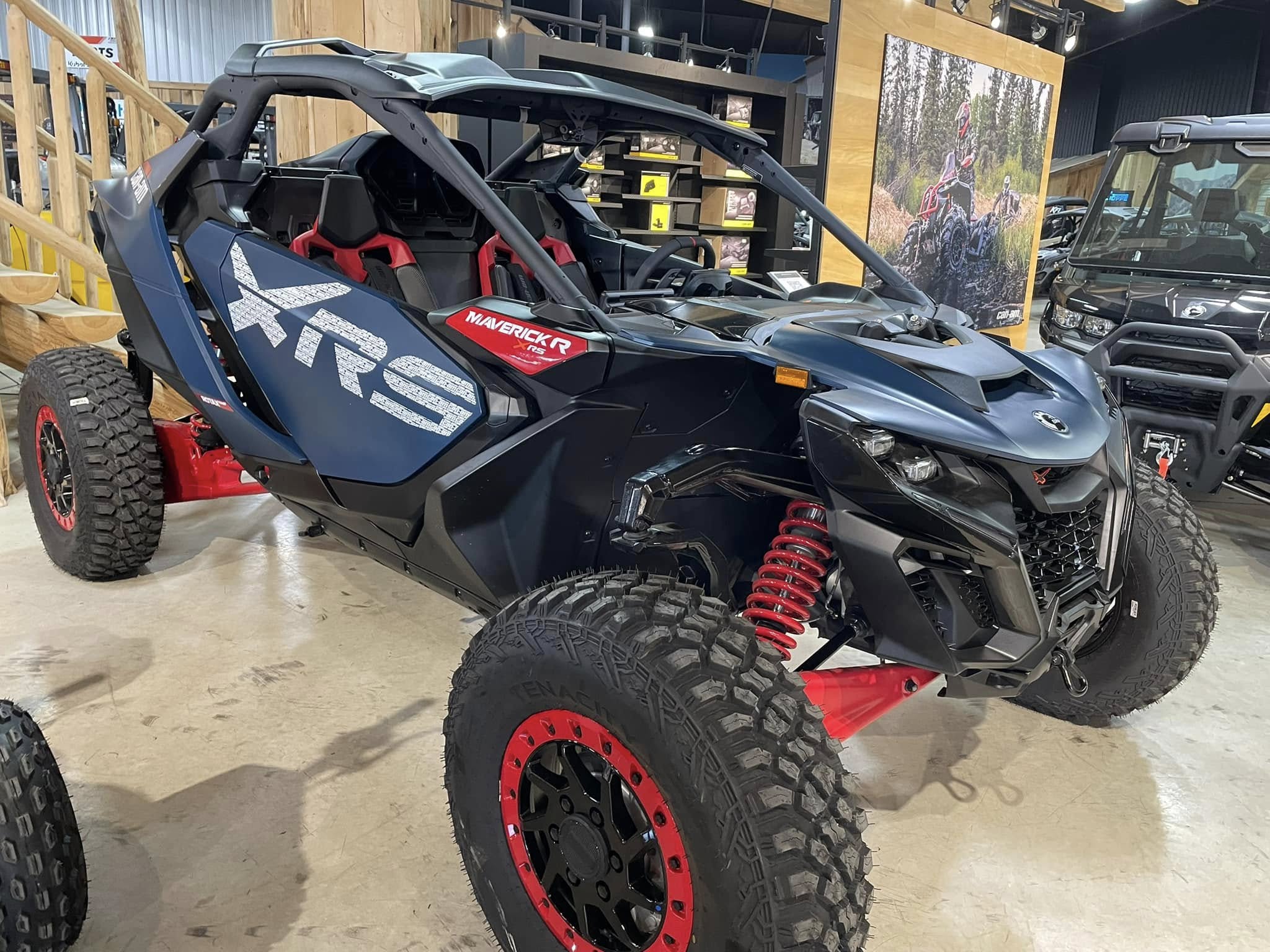 Can-Am Maverick R X RS SAS (Smart Shocks) din 2025