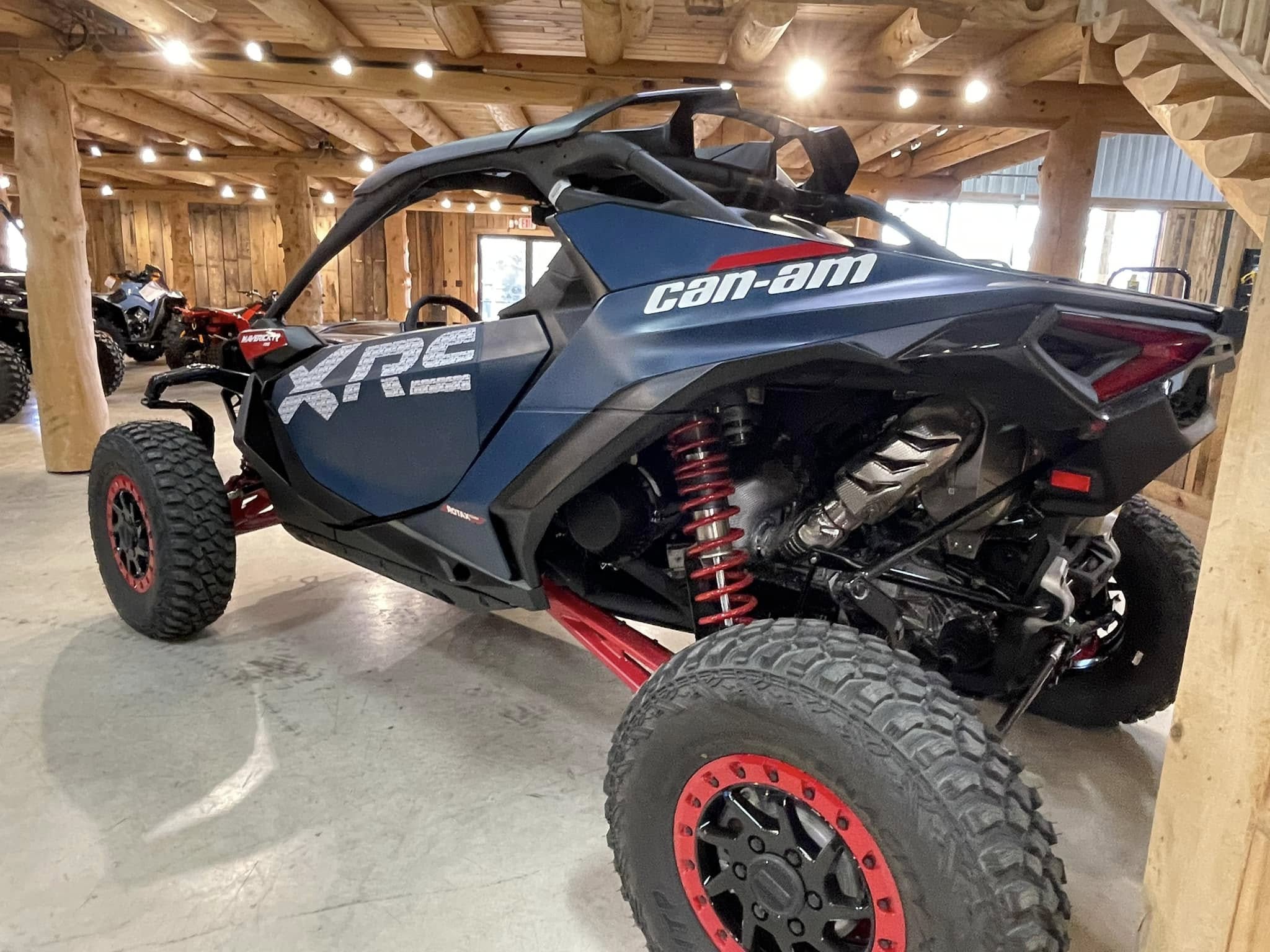 Can-Am Maverick R X RS SAS (Smart Shocks) din 2025