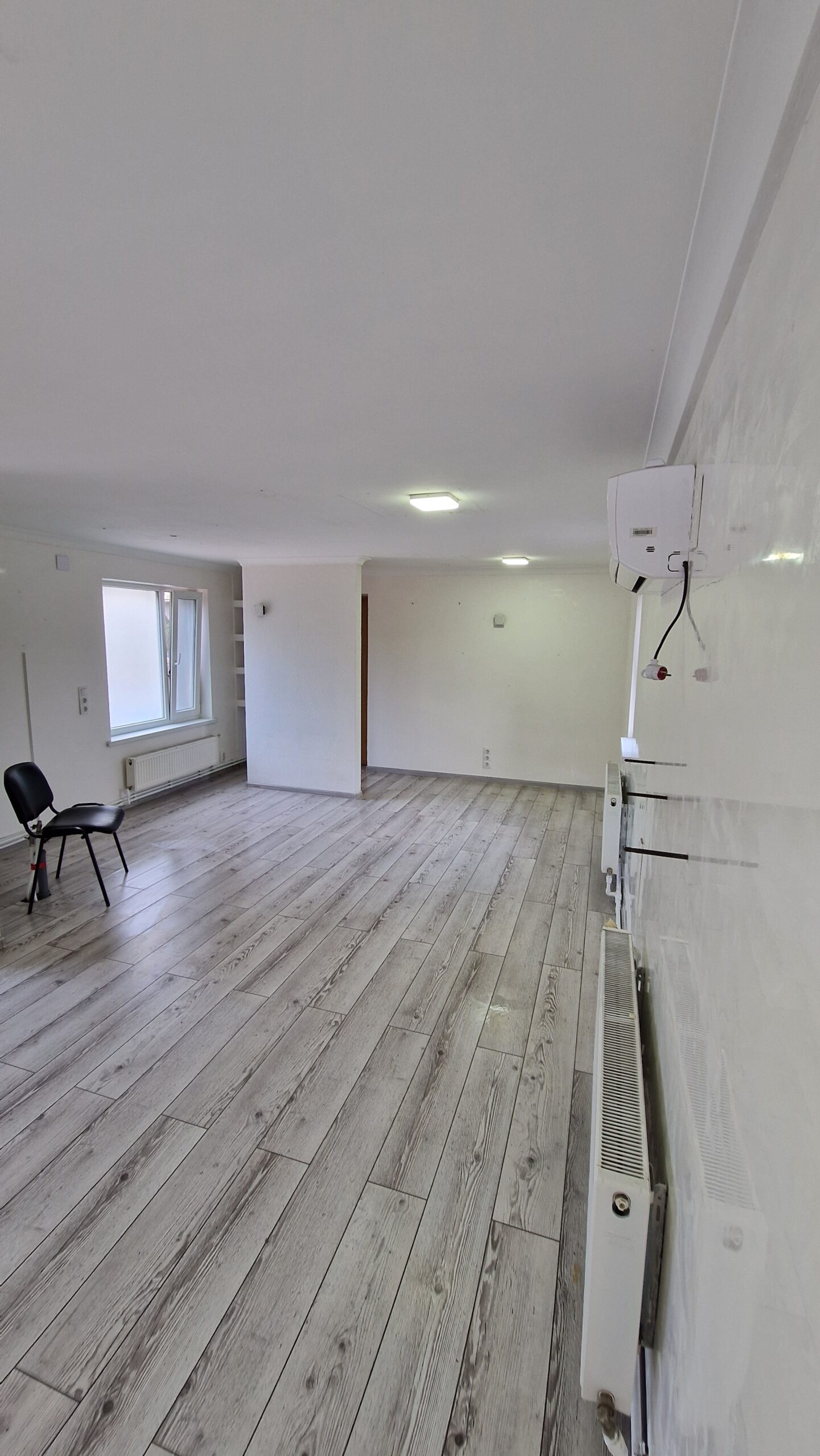 Аренда 60 м² в Бельцах, первая линия, офис/салон