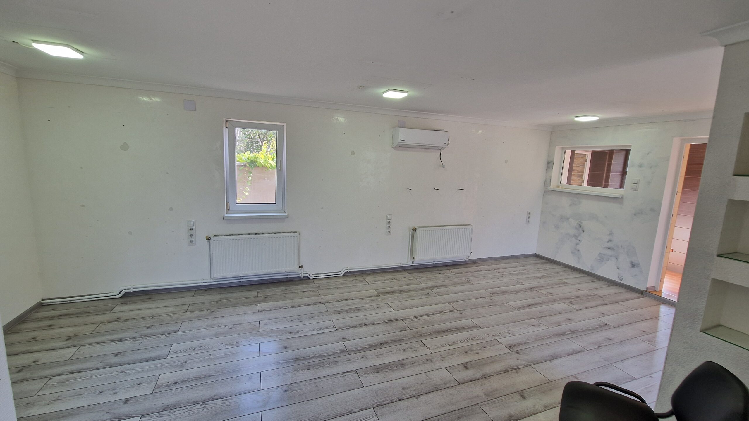 Аренда 60 м² в Бельцах, первая линия, офис/салон