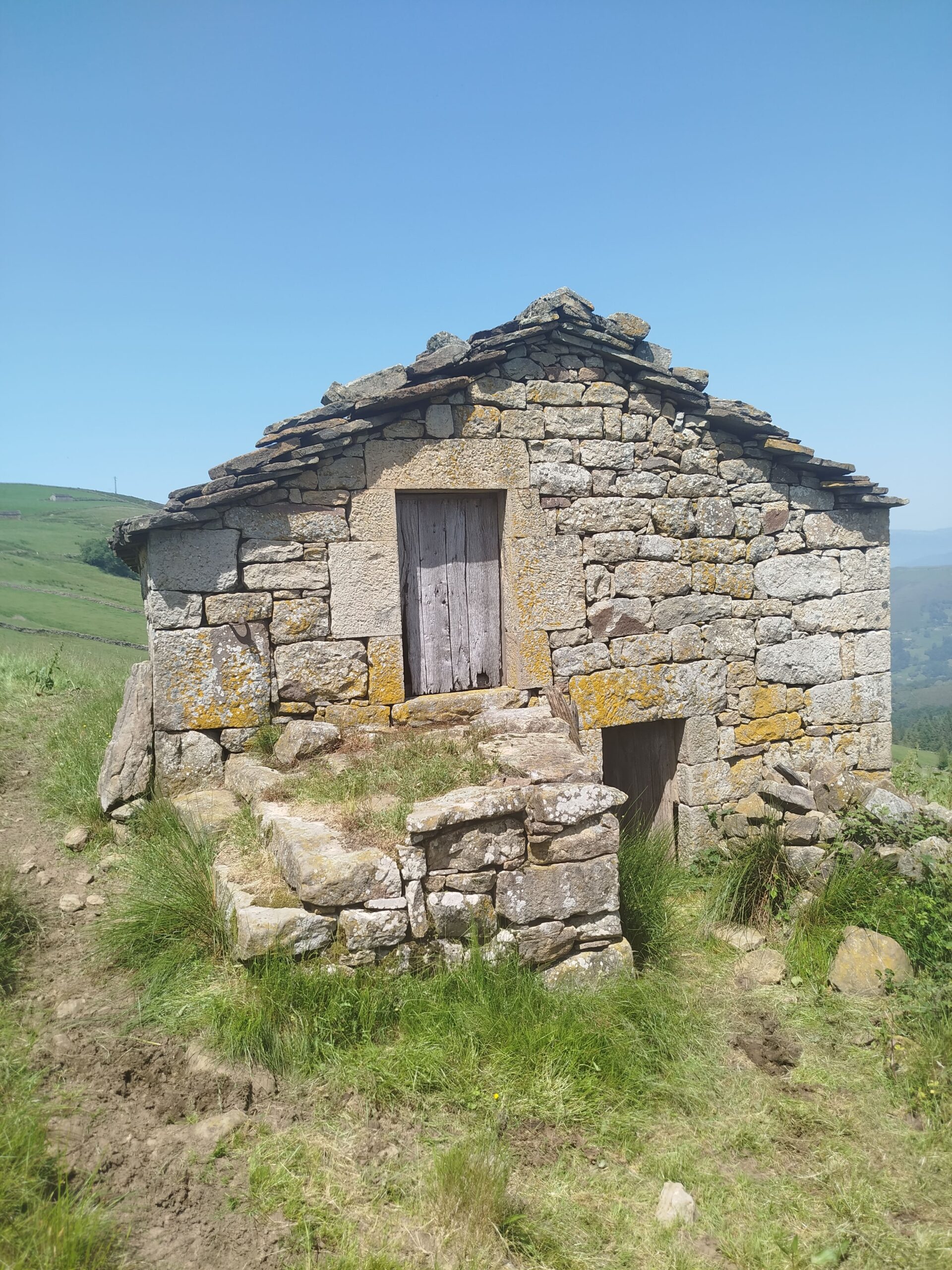 Ремонт двускатной крыши в домике 10 на 7м