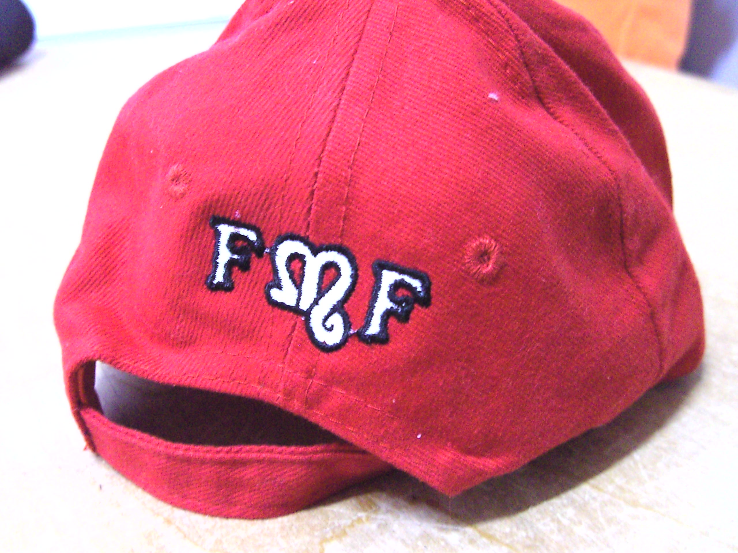 Изготавливаем на заказ жилеты, фартуки, спецодежду