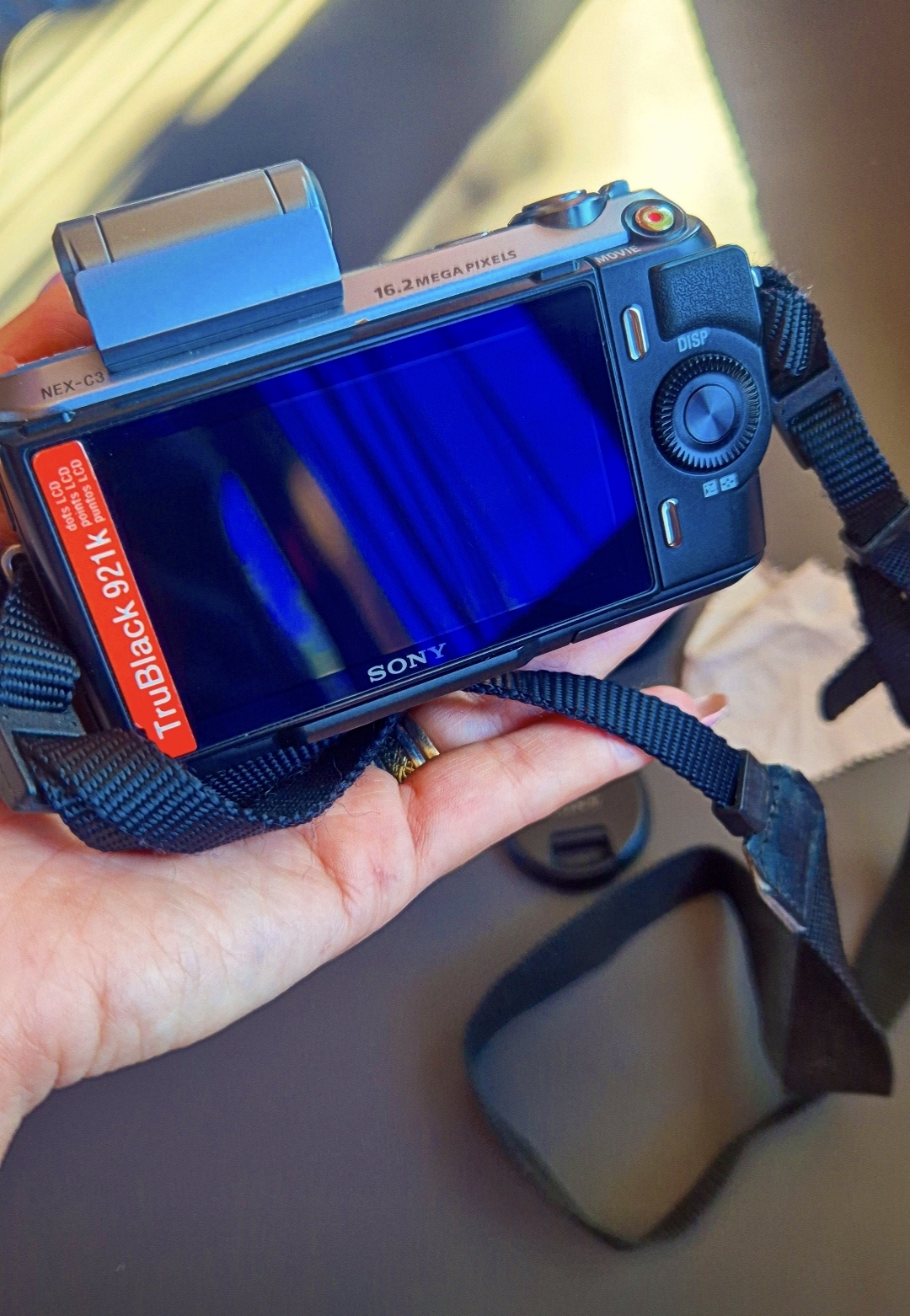 Продаётся цифровя беззеркальная камера SONY NEX-C3
