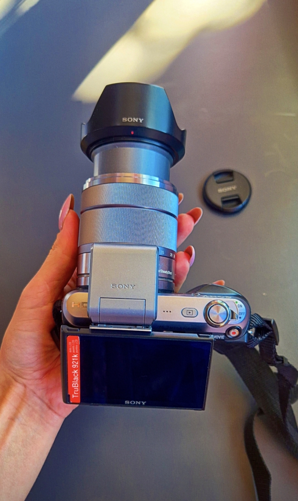 Продаётся цифровя беззеркальная камера SONY NEX-C3