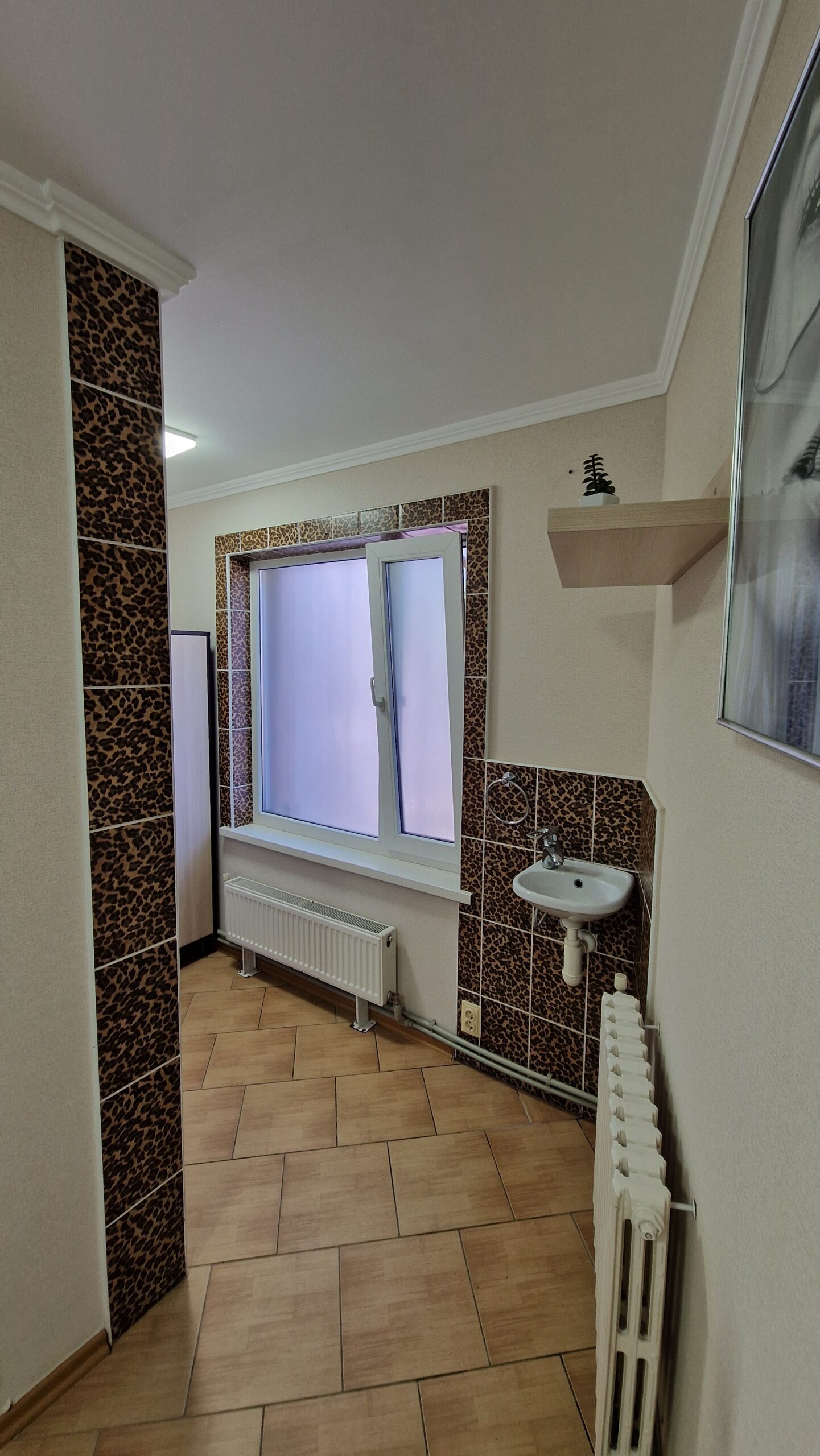 Аренда 60 м², офис/салон/услуги, 1-я линия— Бельцы