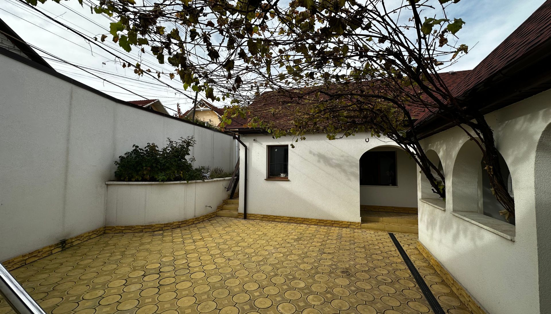 Vând casa or. Strășeni