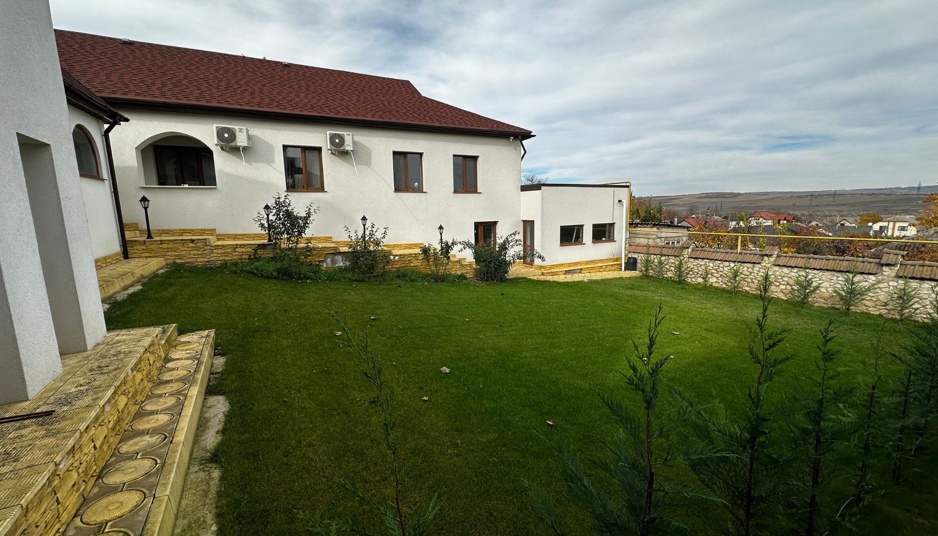 Vând casa or. Strășeni