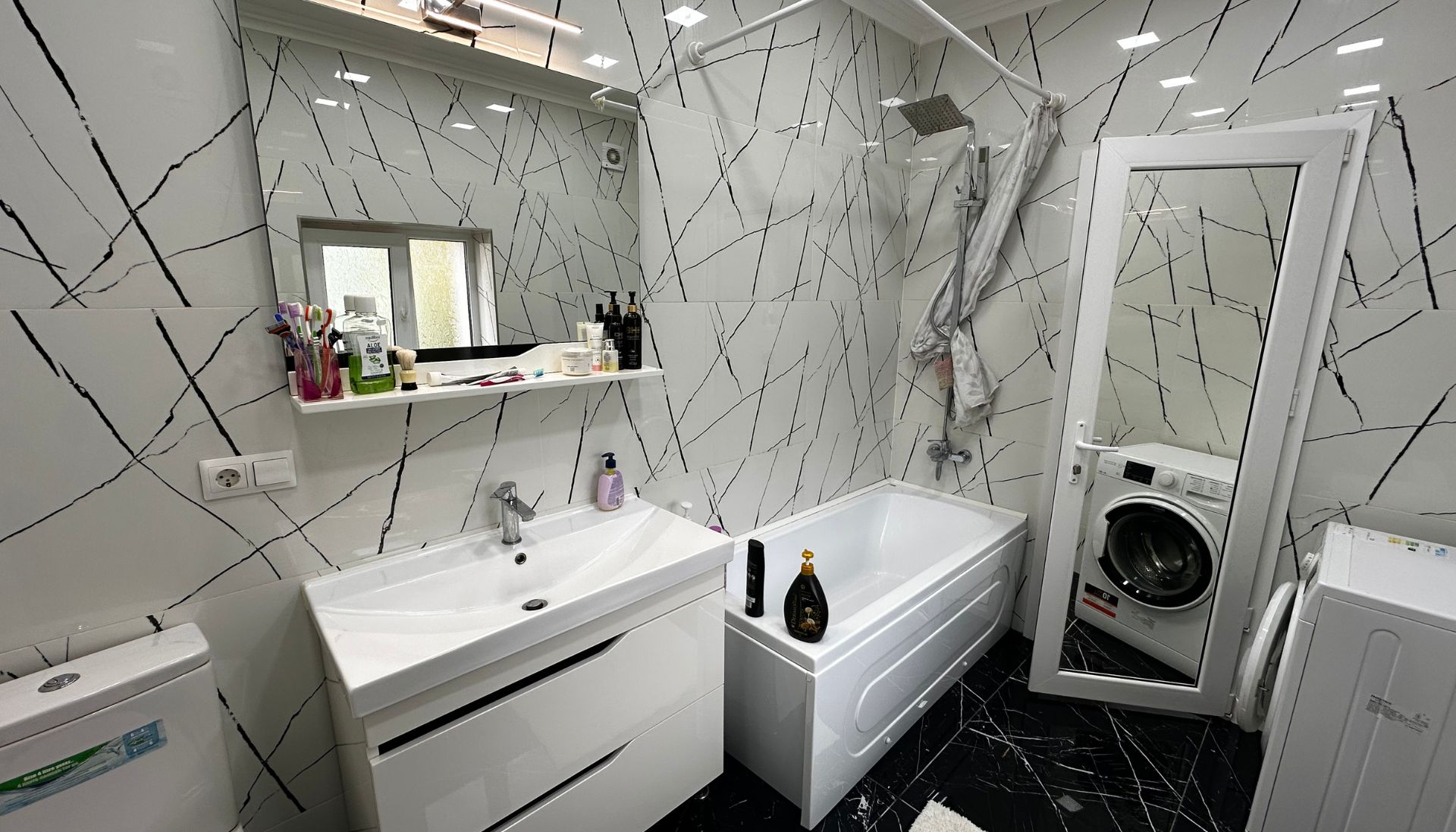 Vând casa or. Strășeni