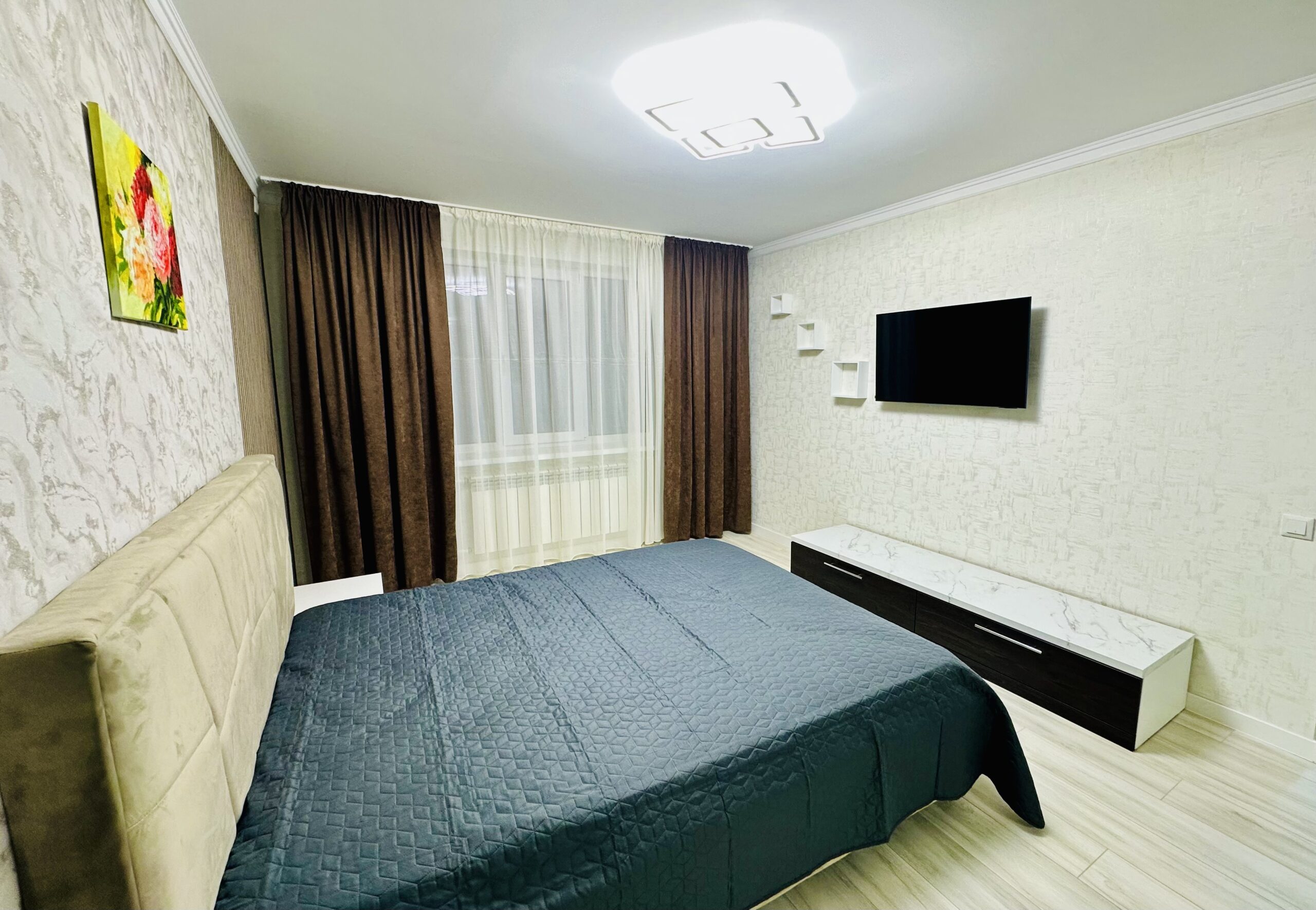 Dau în chirie apartament cu o camera