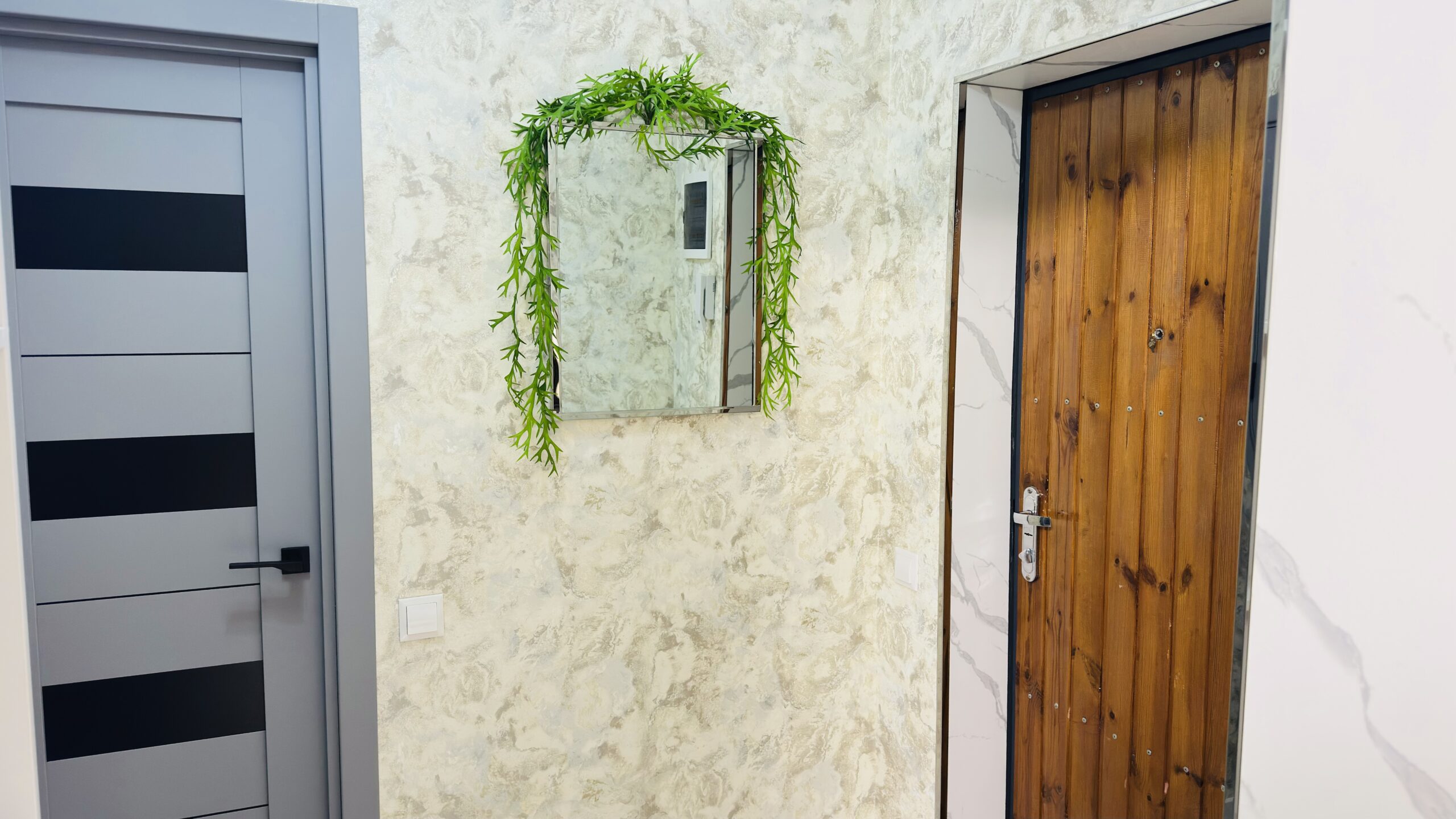 Dau în chirie apartament cu o camera