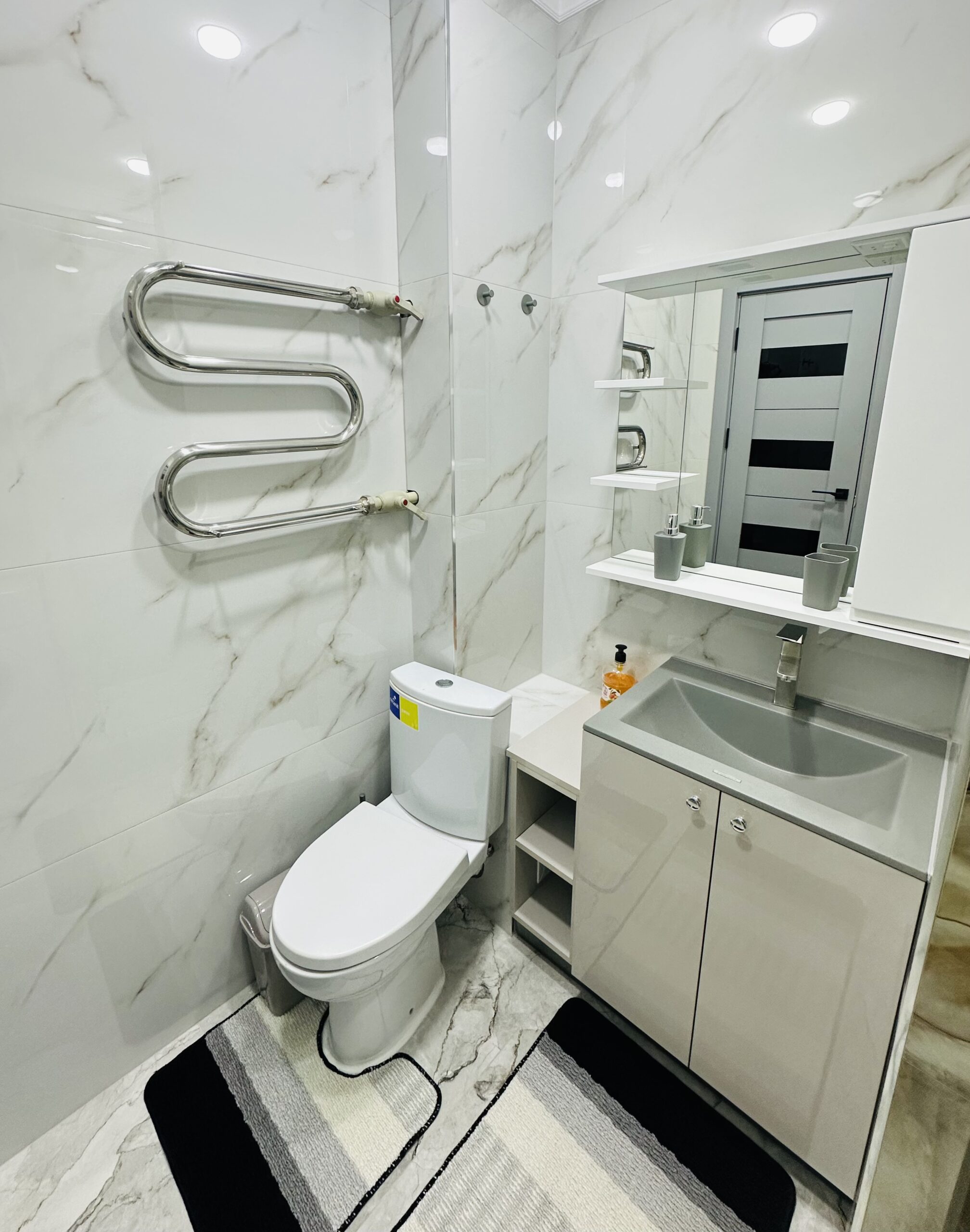 Dau în chirie apartament cu o camera