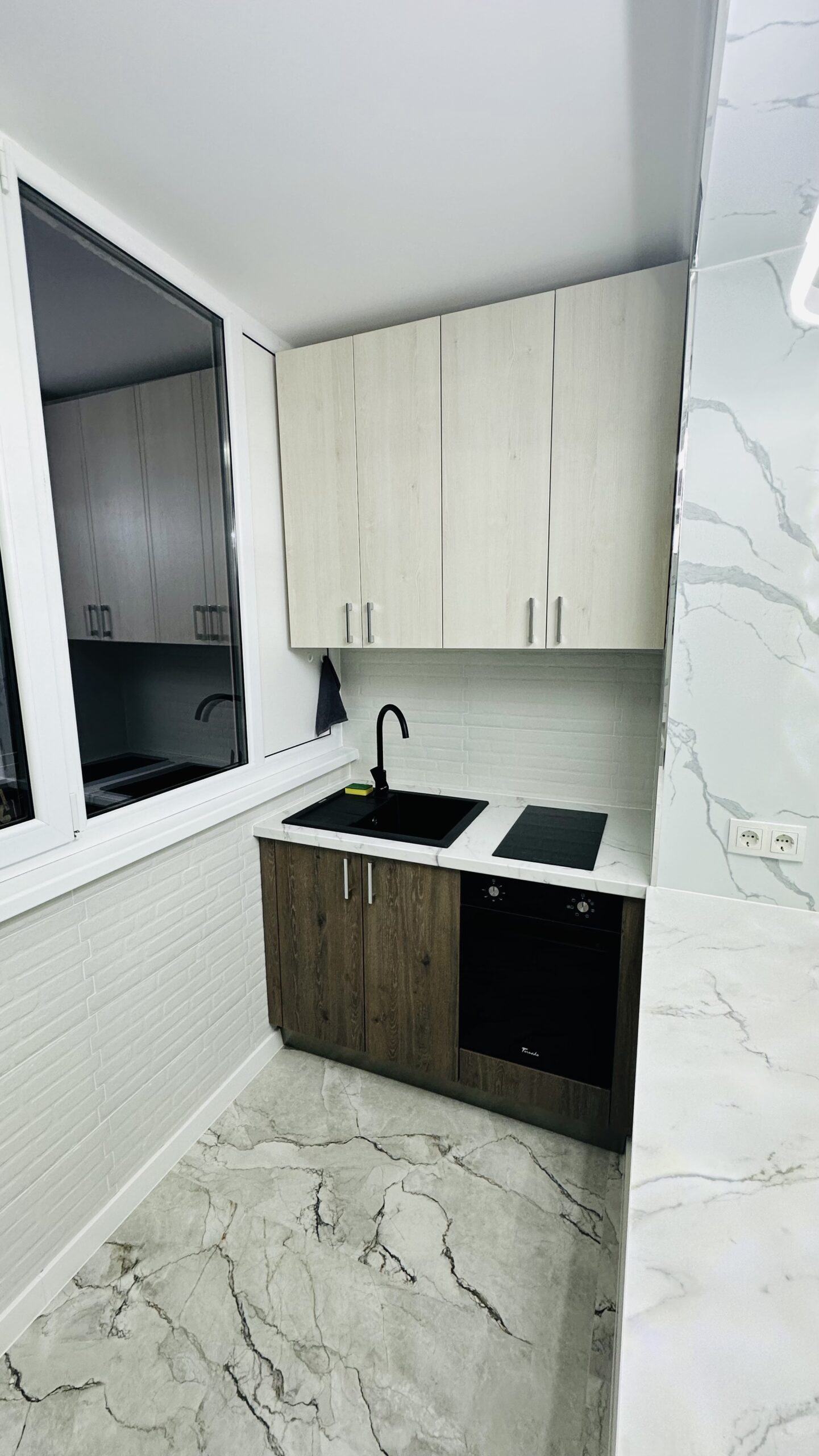 Dau în chirie apartament cu o camera