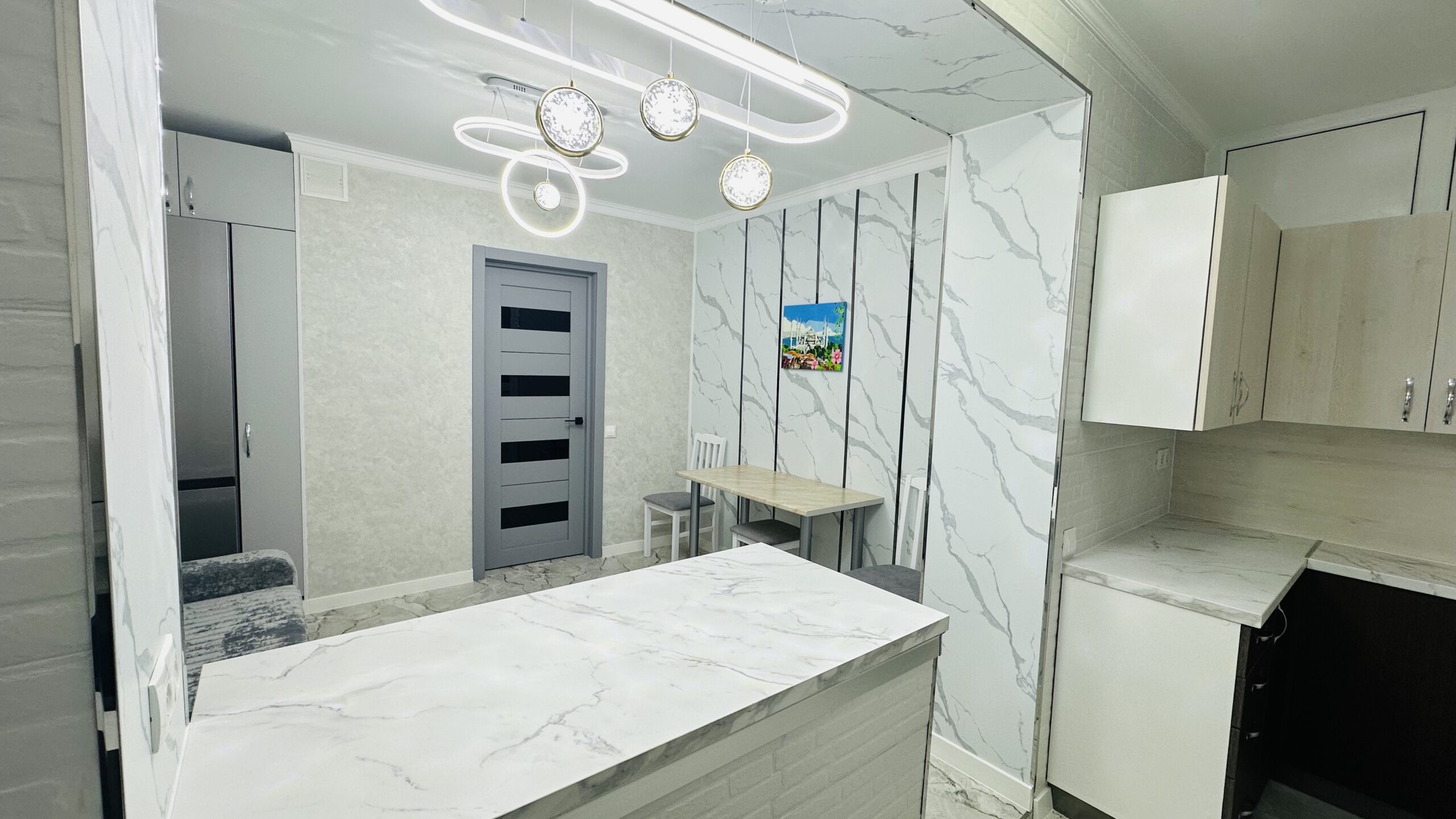 Dau în chirie apartament cu o camera