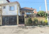 Продается дом на хорошей улице в районе Флакэра