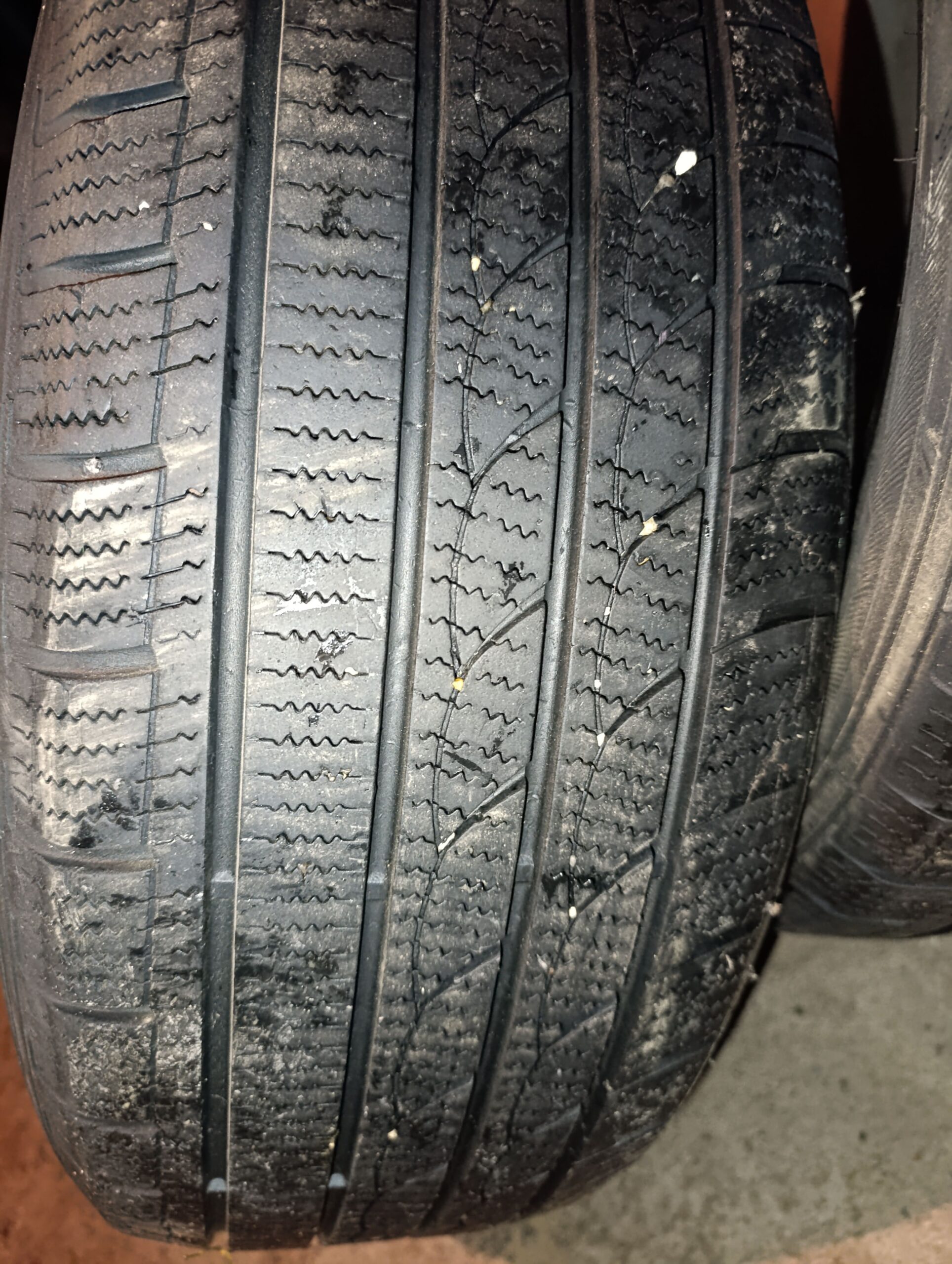 Продам шины R17 или обменяю на что-то поменьше