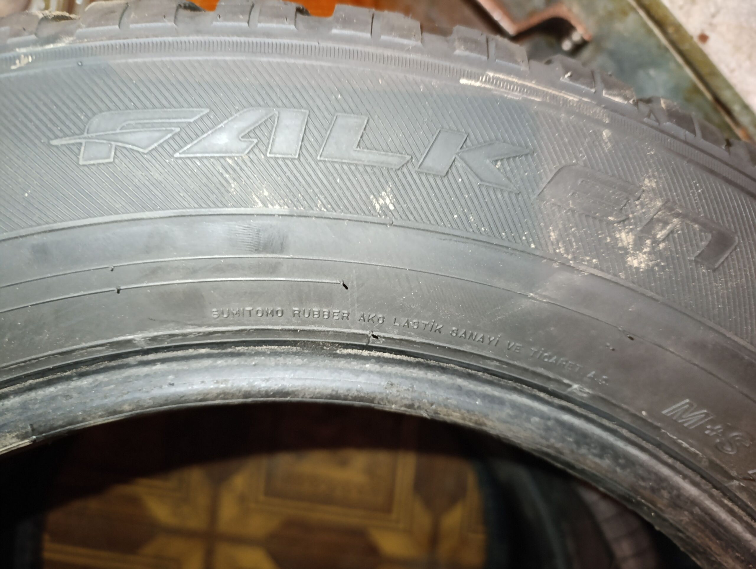 Продам шины R17 или обменяю на что-то поменьше