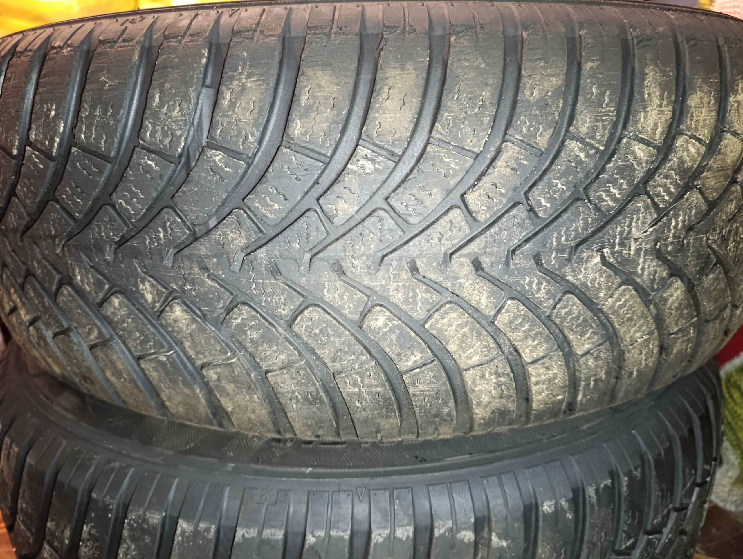 Продам шины R17 или обменяю на что-то поменьше