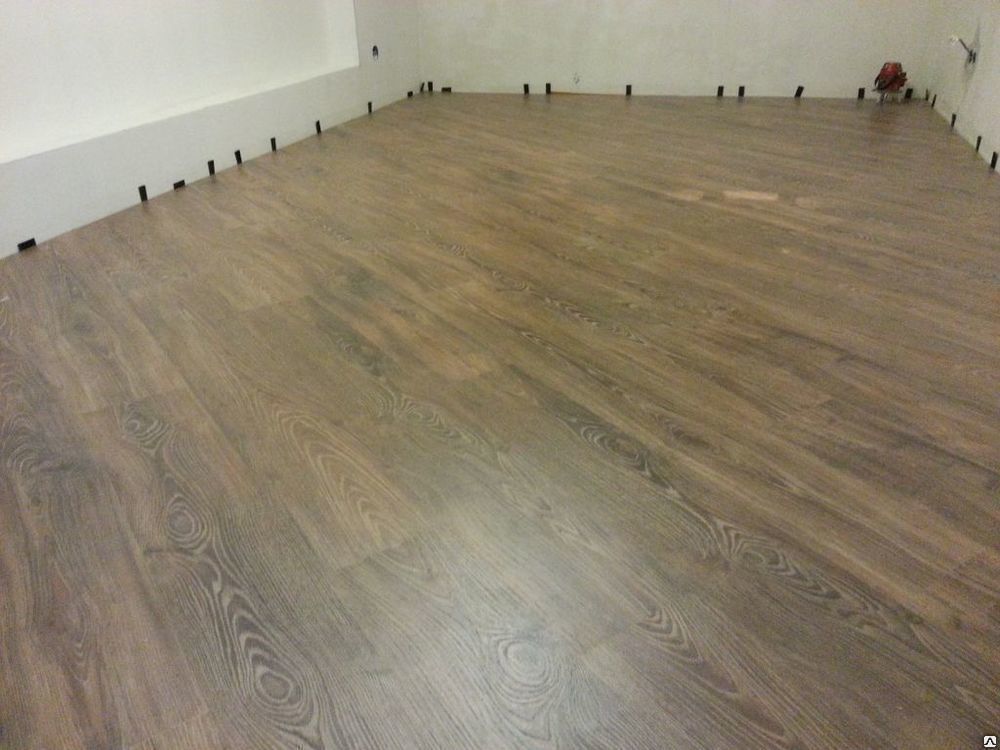 Montare Laminat şi Plintă