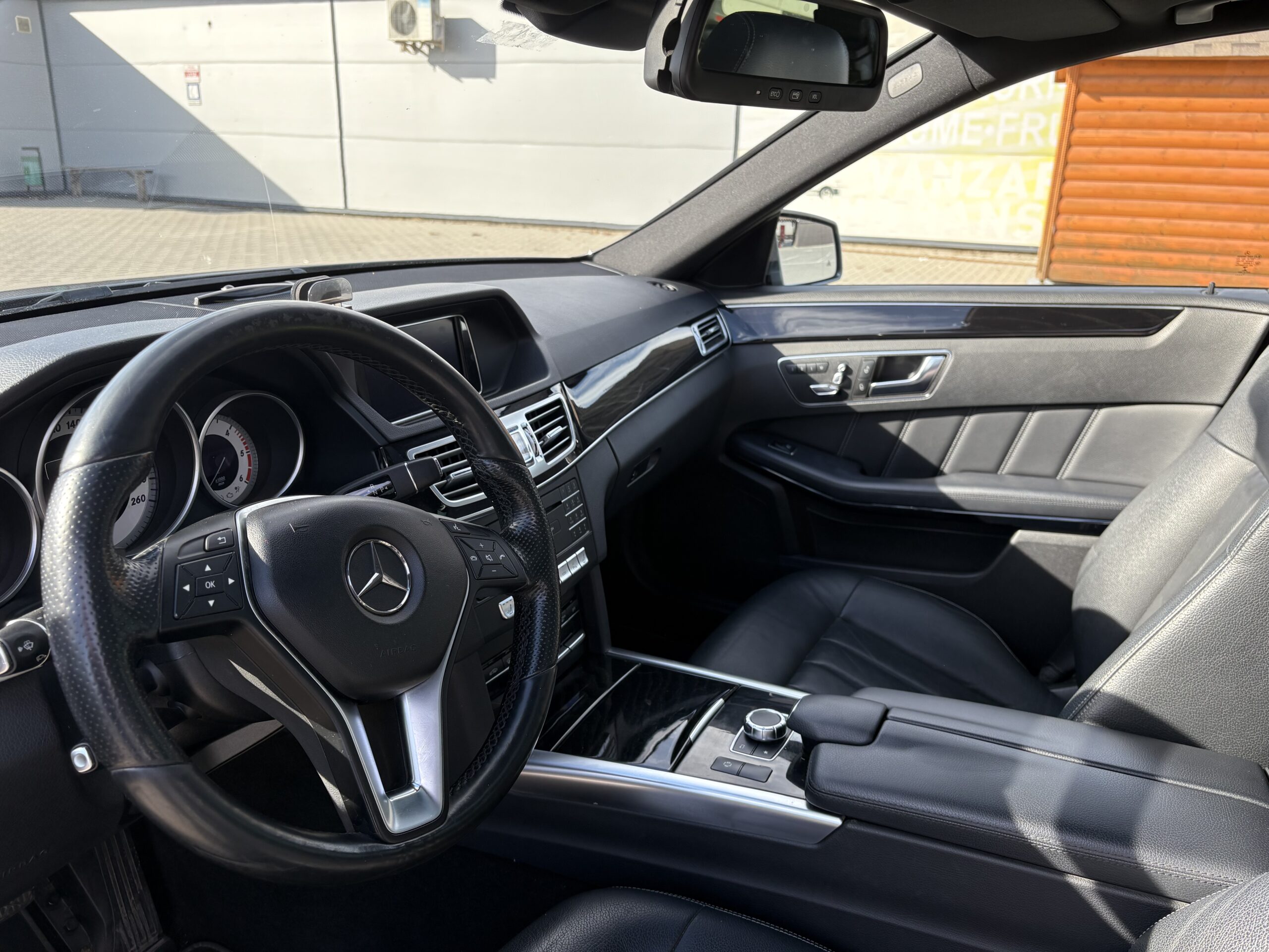 Продается мерседес E 250