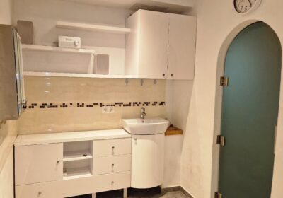 a0b74fb2-266d-466c-9fe8-dea6932a2593