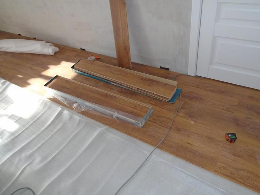 Montare Laminat şi Plintă