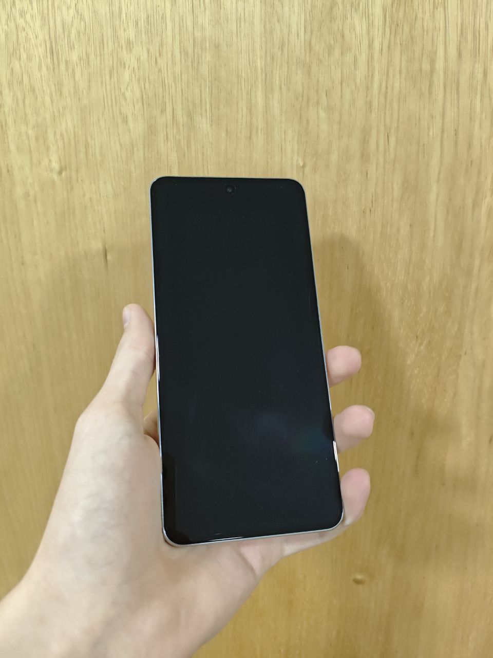 Продаю iQOO Neo 10 (China) — 12/256 ГБ, оранжевый.