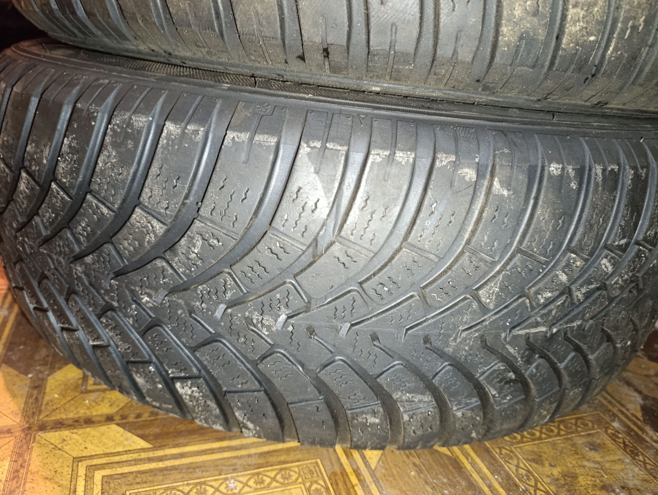 Продам шины R17 или обменяю на что-то поменьше