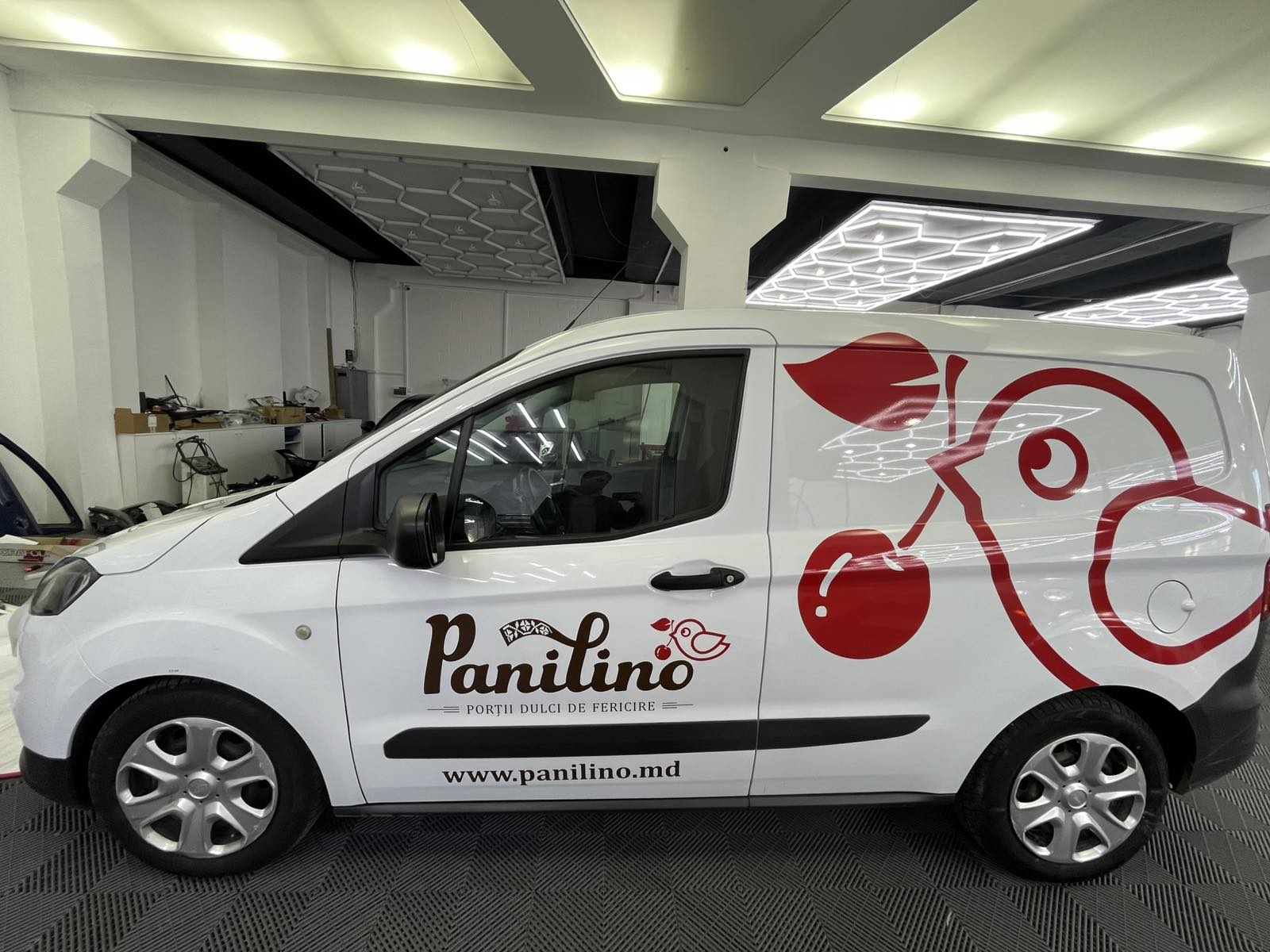 Branding automobil /Incleiere oracal/Обклейка маши