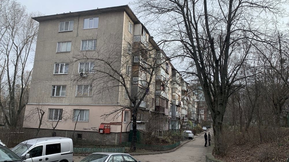 Продается 4 комнатная квартира в Кишиневе.