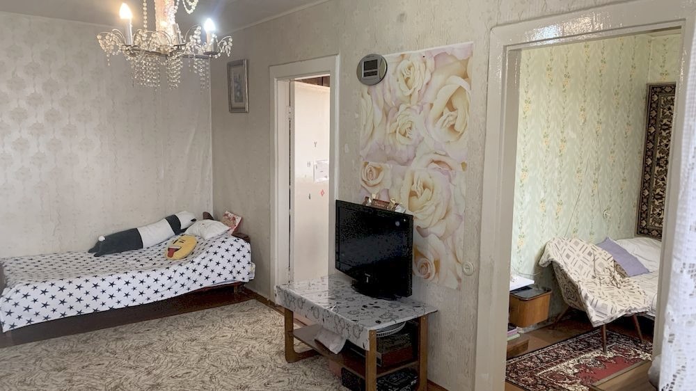 Продается 4 комнатная квартира в Кишиневе.