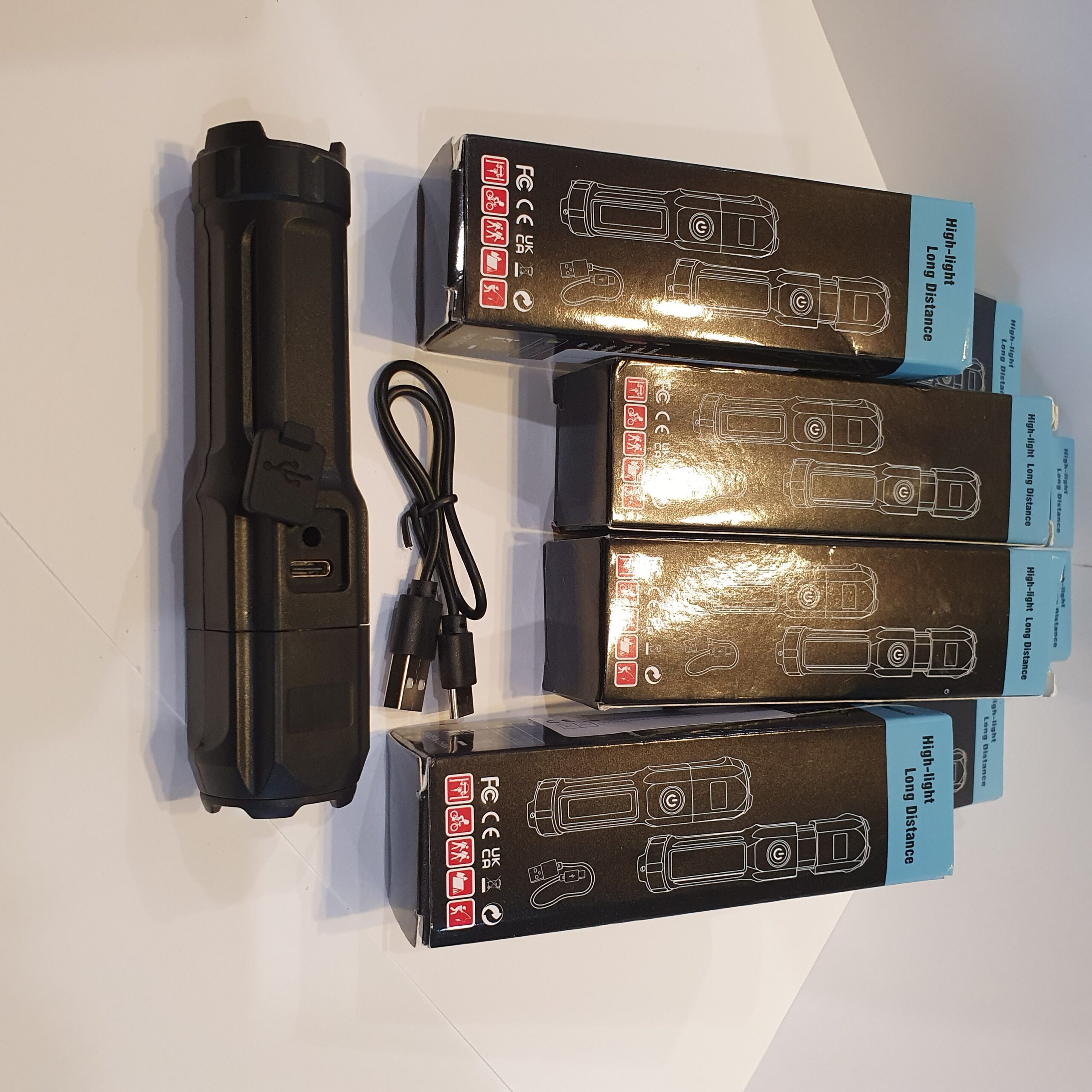 Ручной фонарик — качественный, USB-зарядка