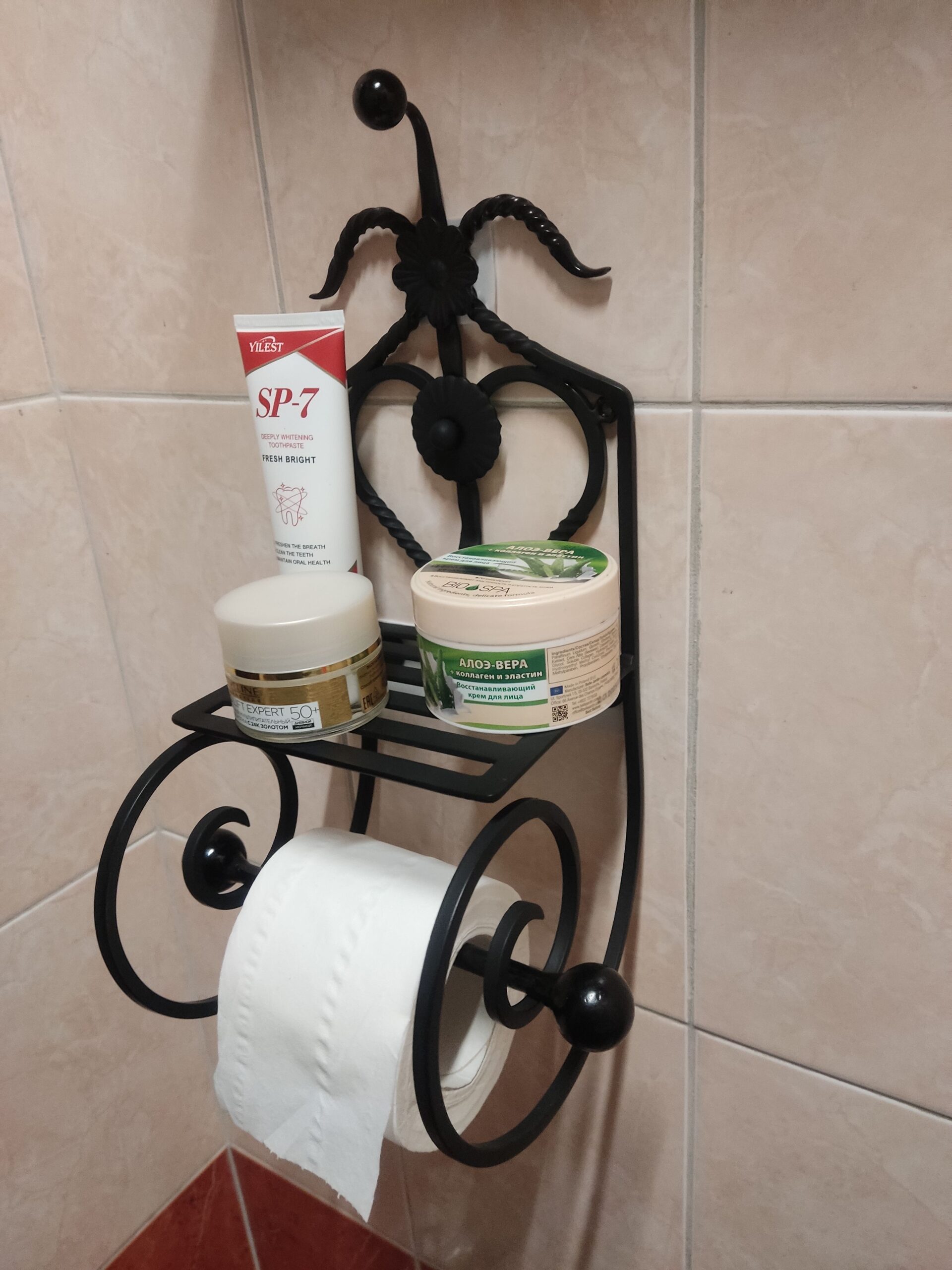 Кованый Держатель Для Туалетной Бумаги с Полочкой